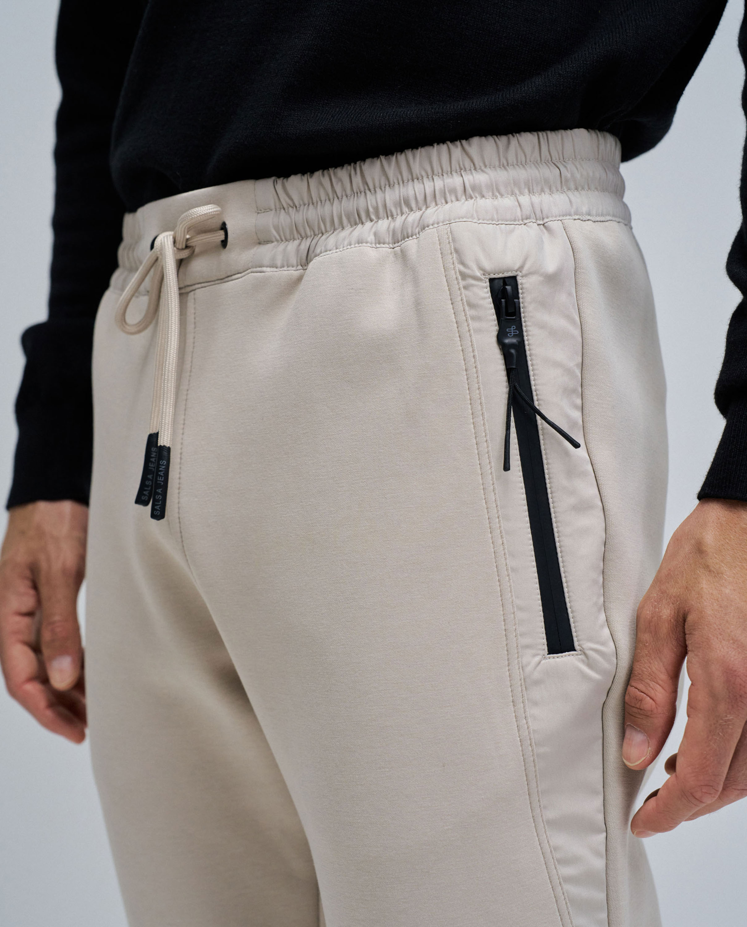 Calças Joggers Slim Fit de Malha Natural-4