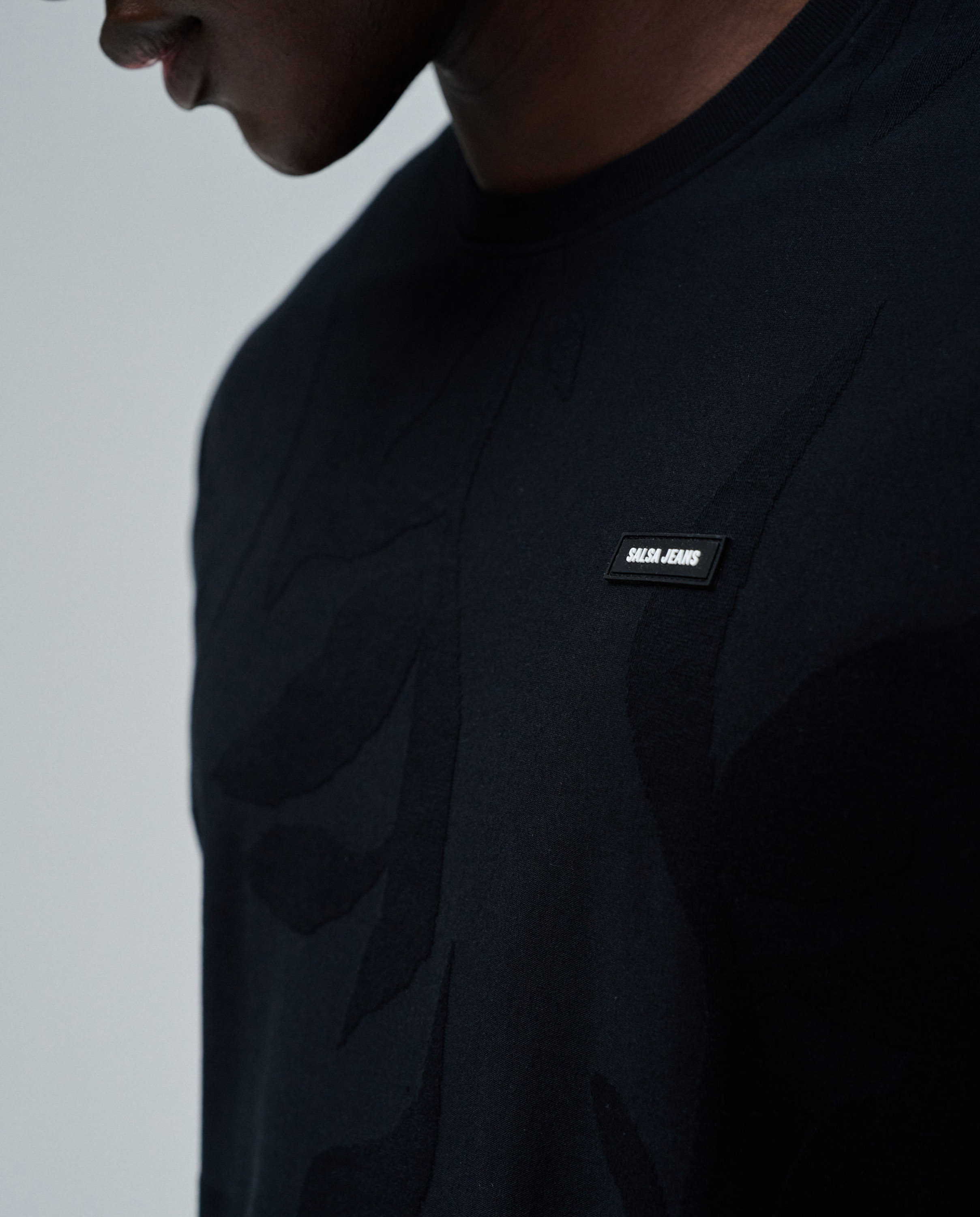 T-shirt Jacquard com Logo Preto-4