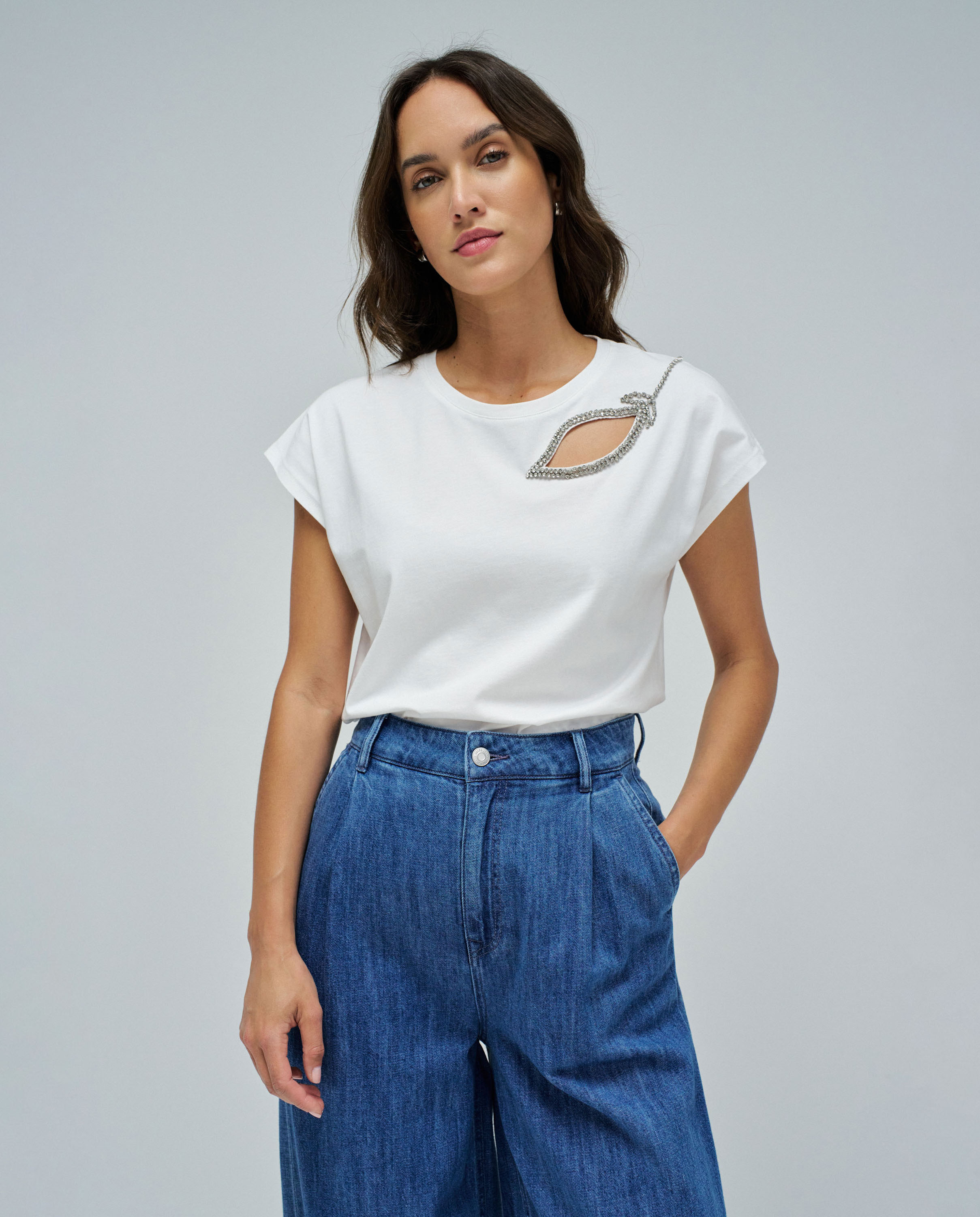 T-shirt com Detalhe no Peito Branco-1
