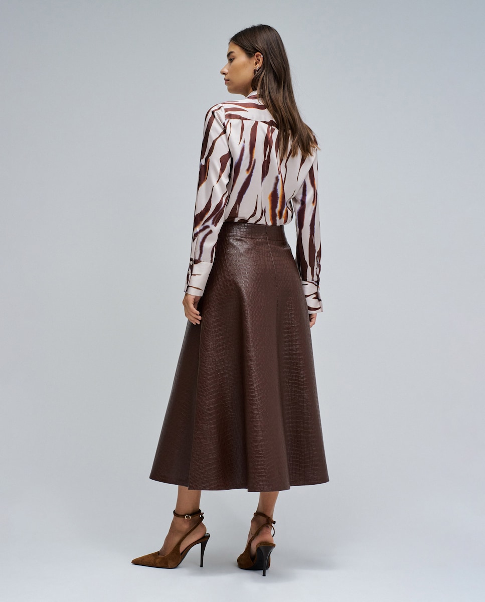 Saia Midi Efeito Pele com Cinto Castanho-3