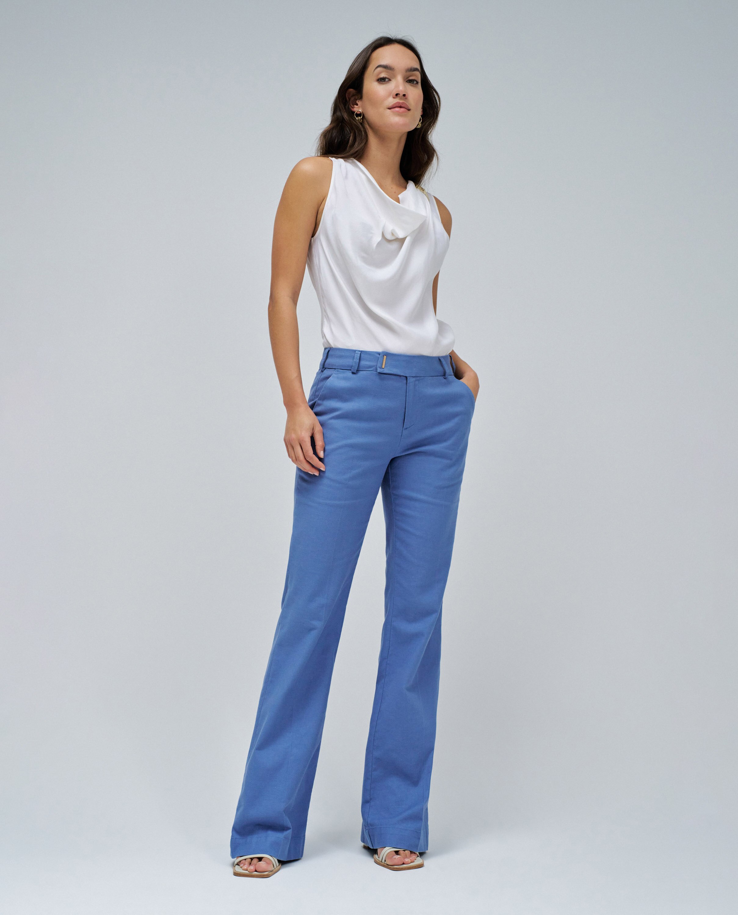 Imagem 0 de Calças Chino Flare de Cintura Alta em Linho