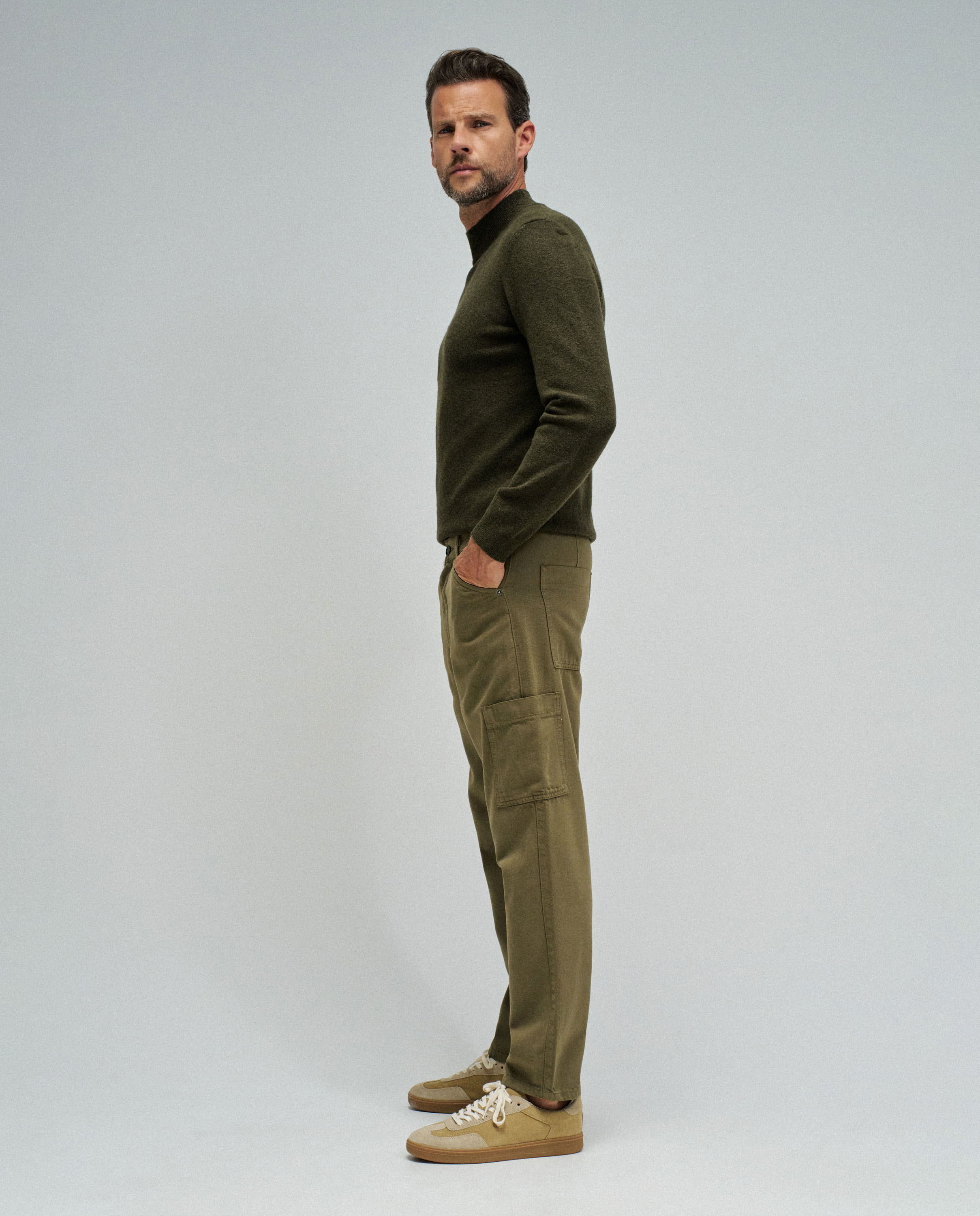 Calças Chino Relaxed Fit com Cintura Ajustável Verde Azeitona-2