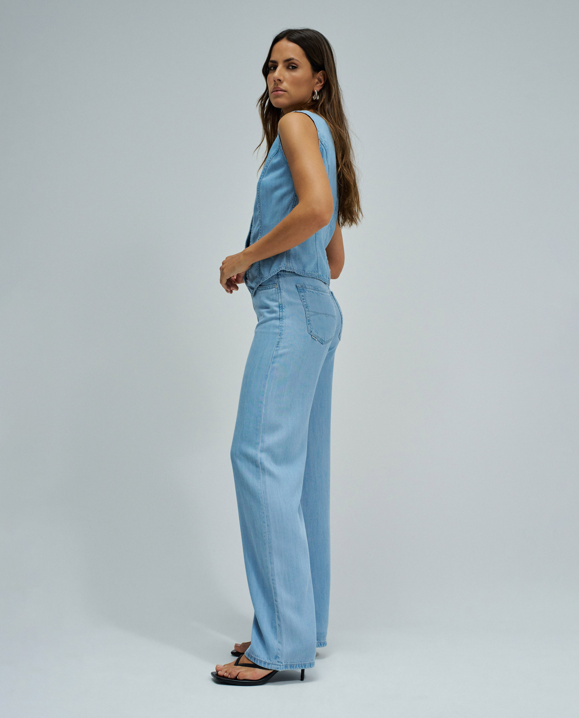 Jeans Wide Leg em Light Denim Azul-2