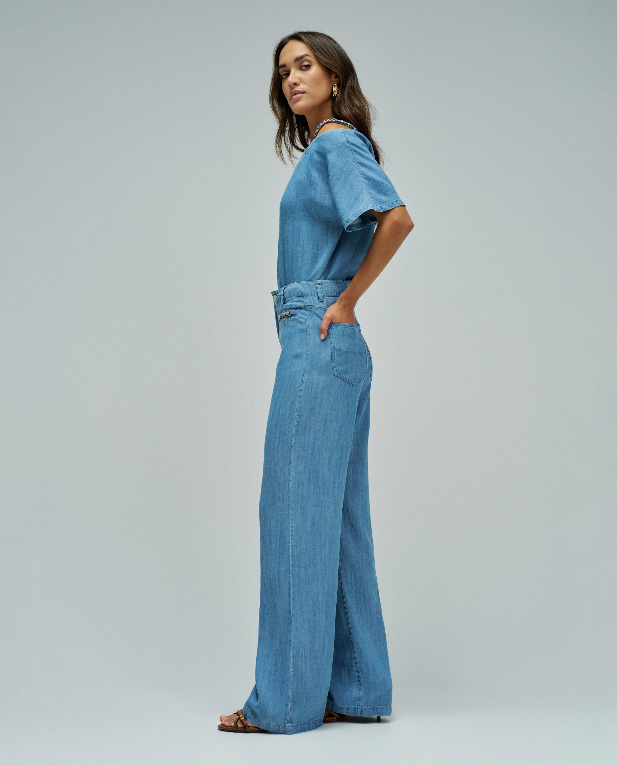 Calças em Light Denim Wide Leg Azul-2