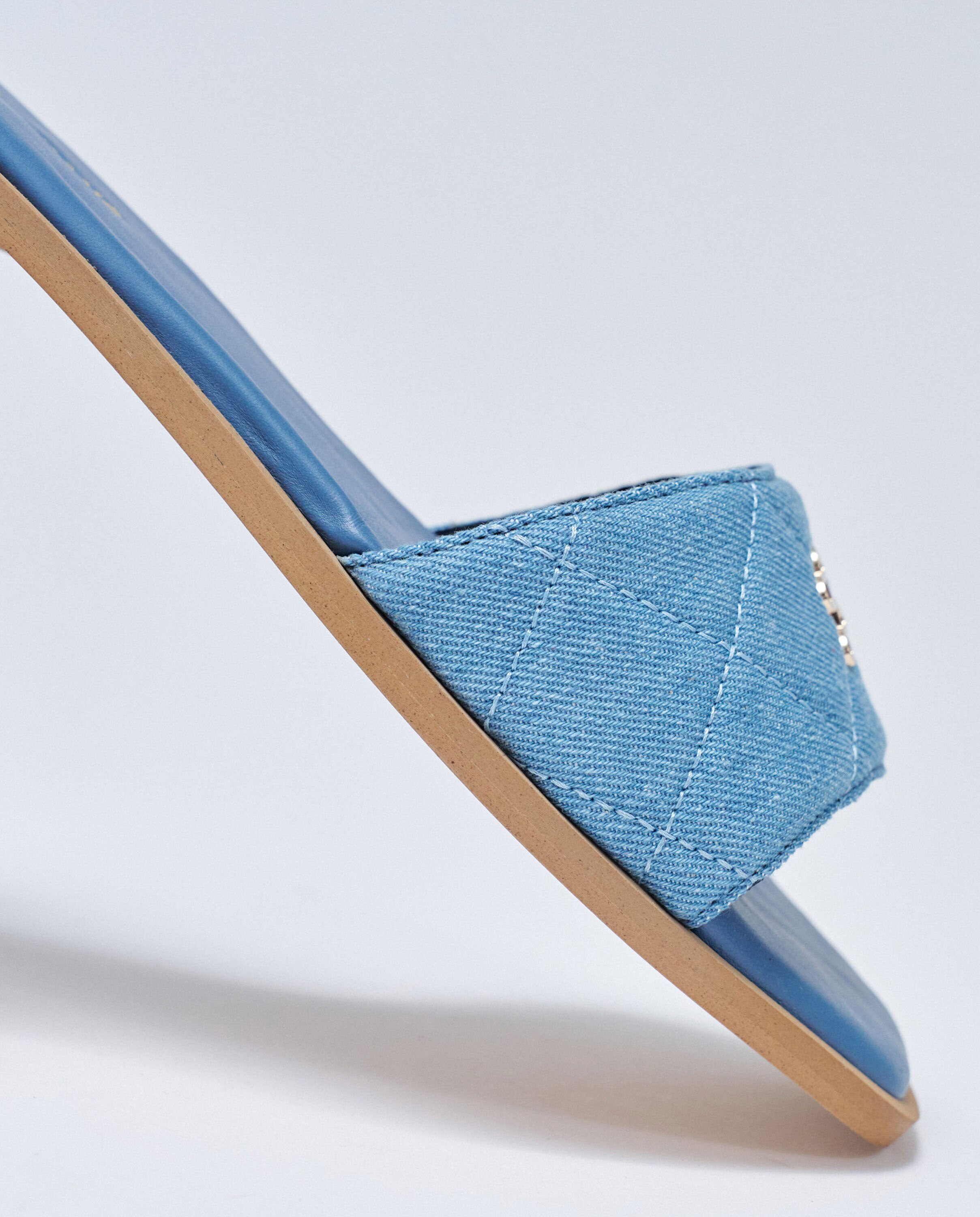 Sandálias em Denim com Branding Azul-5