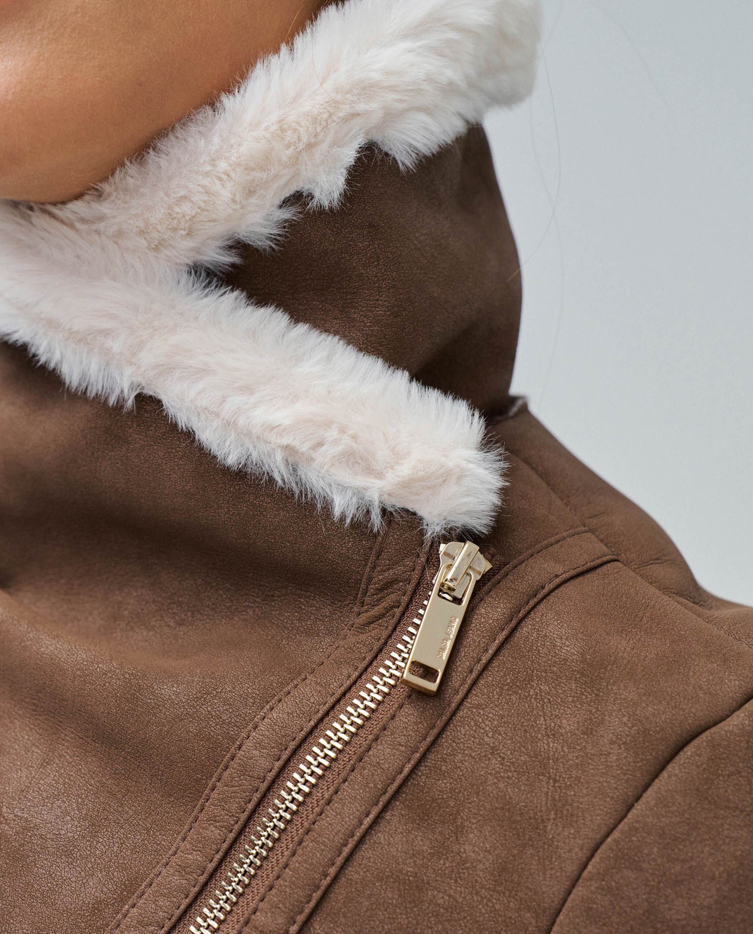 Biker Efeito Pele Castanho-4