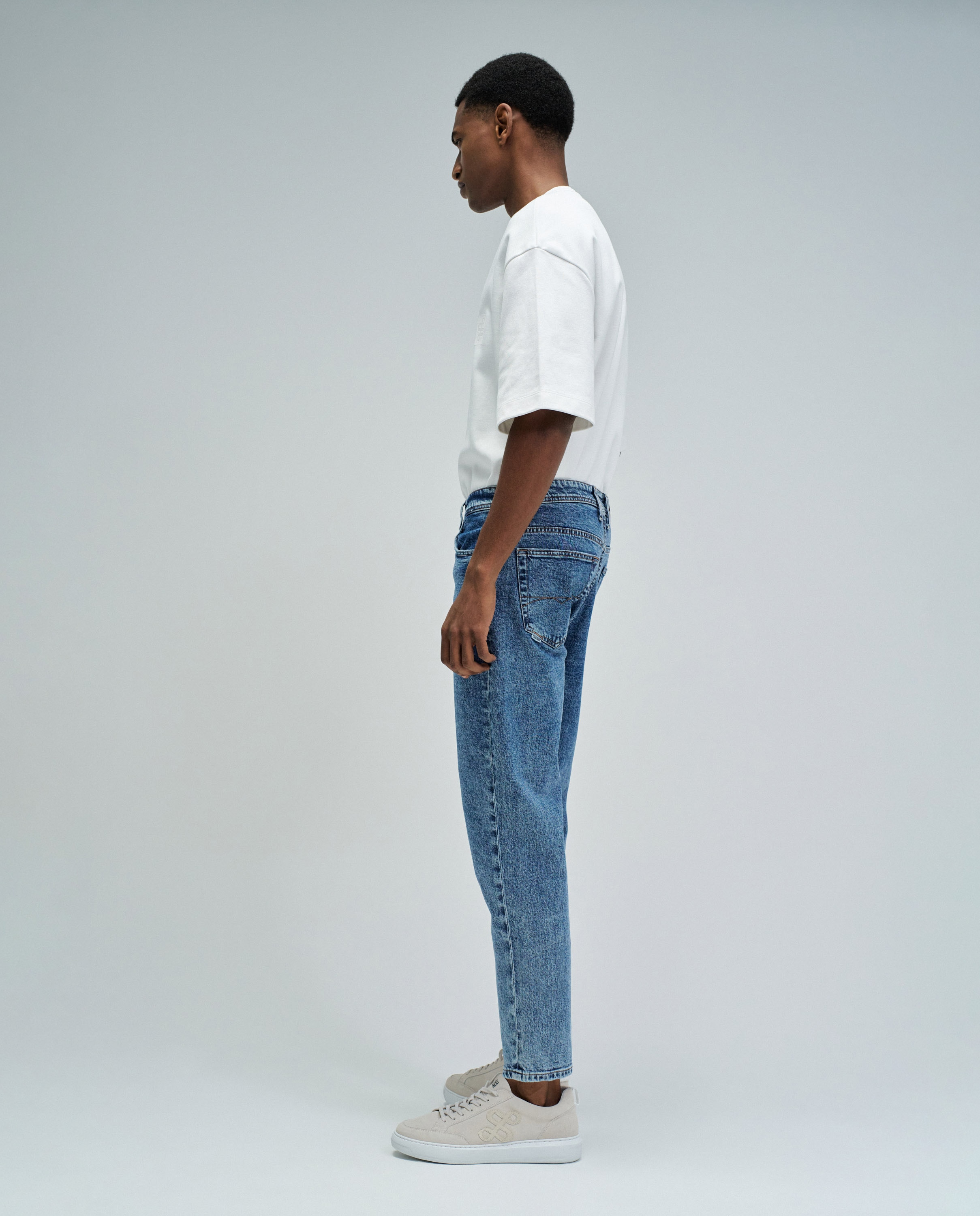 Jeans Tapered Fit com Cintura Média Azul denim-2