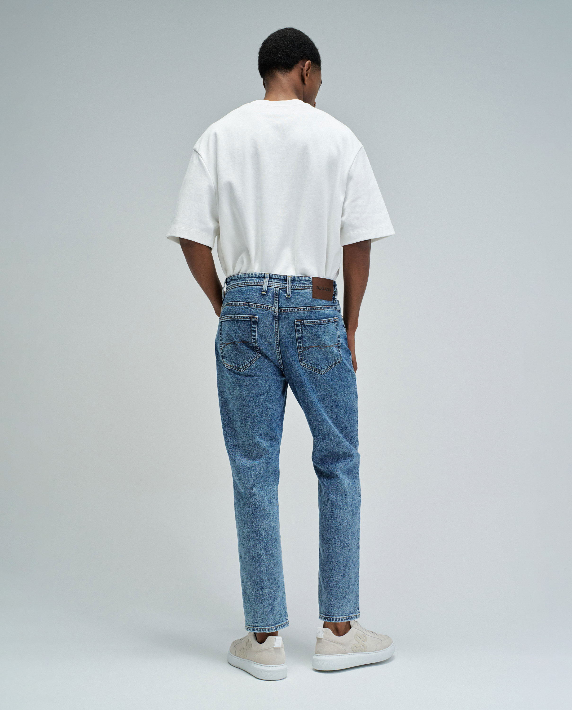 Jeans Tapered Fit com Cintura Média Azul denim-3