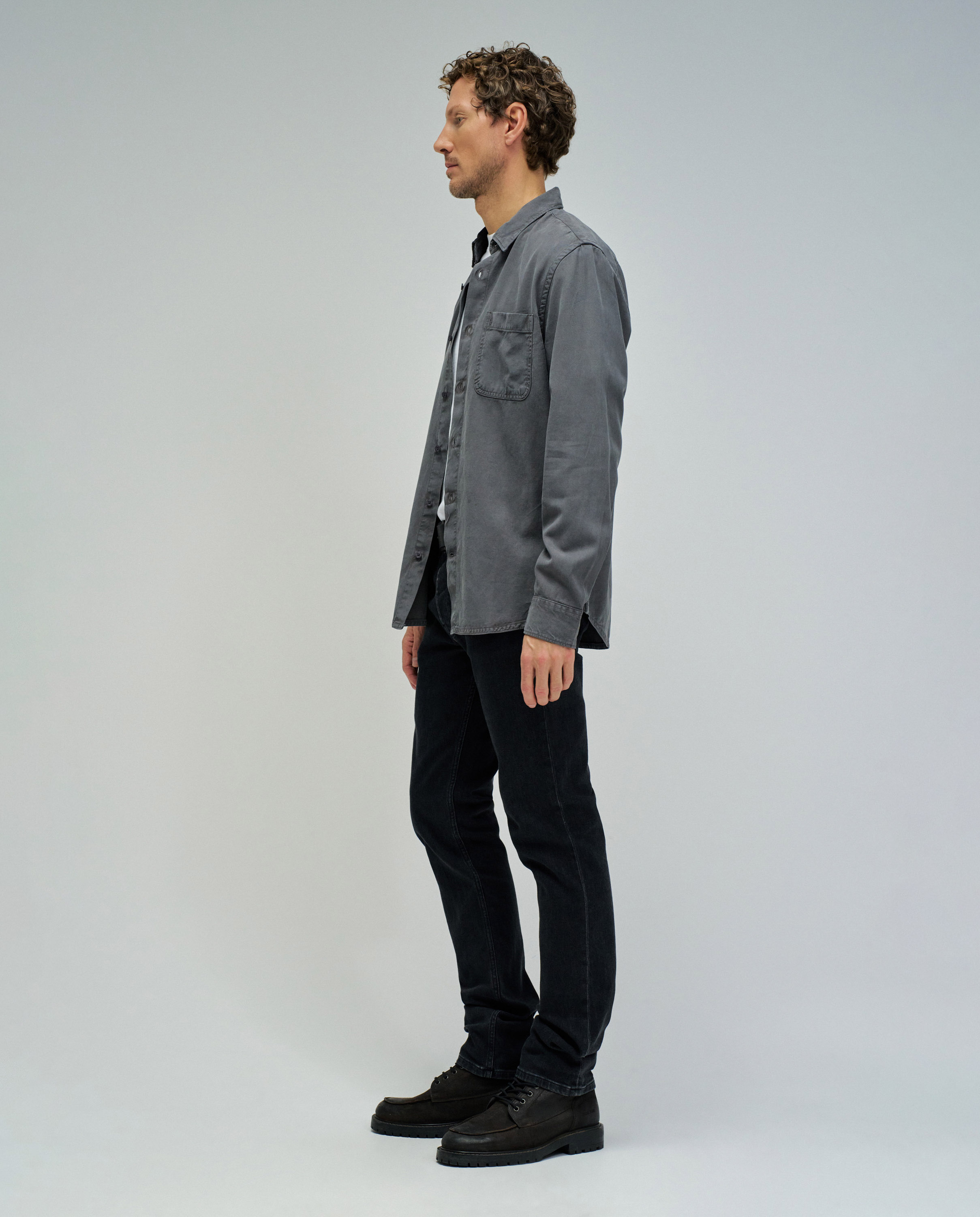 Camisa com Corte Regular e Gola Básica Cinzento-2