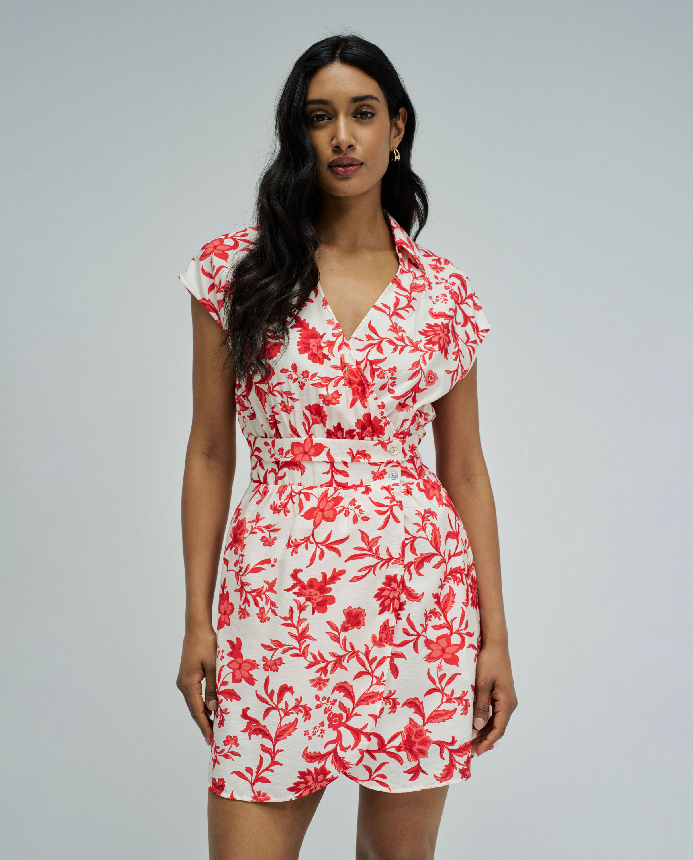 Imagem 0 de Vestido Curto com Estampado Floral