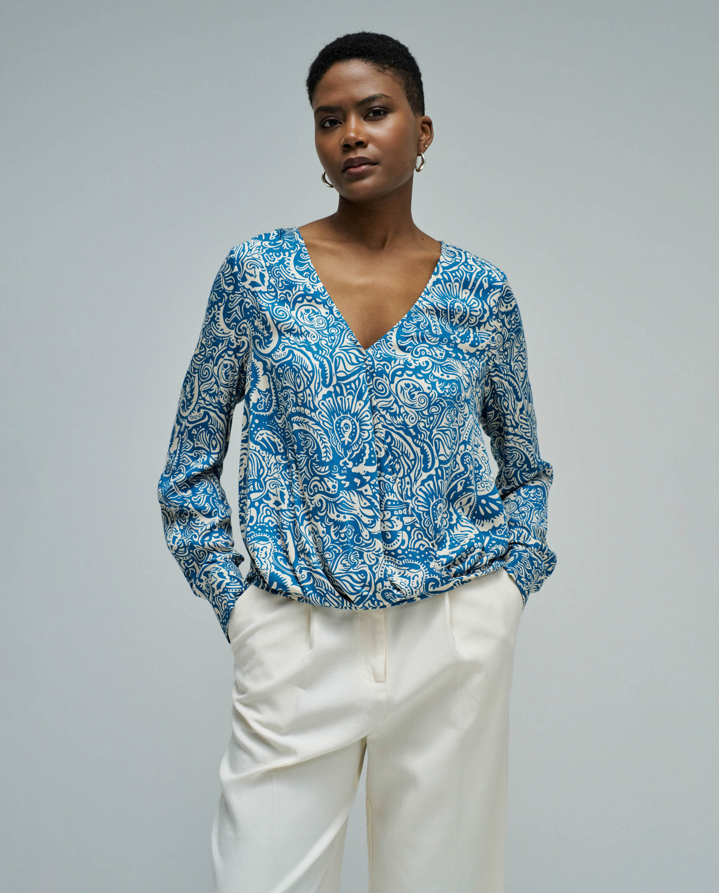 Blusa Acetinada Fit Regular Azul-1