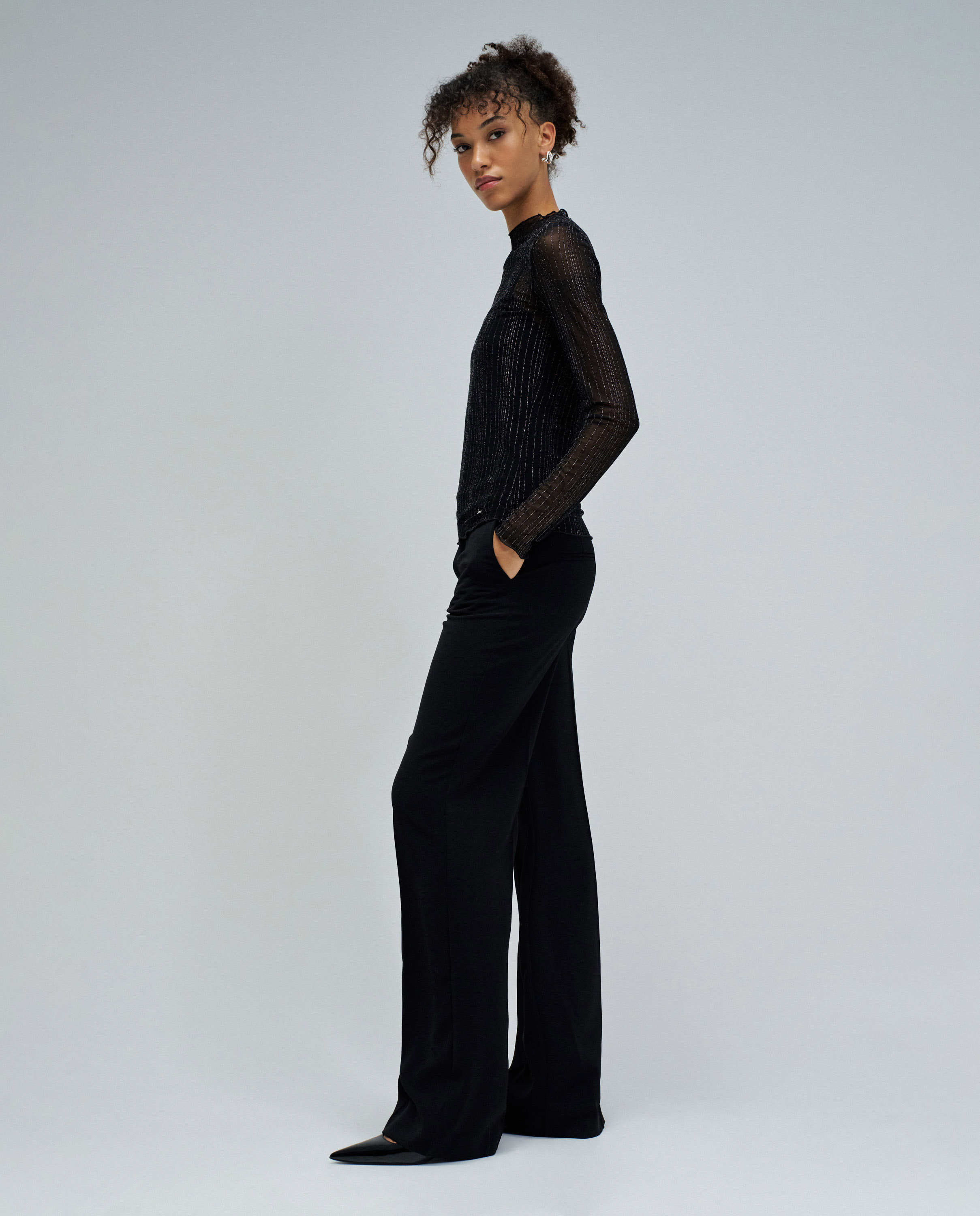 T-shirt em Tule com Brilho Preto-2