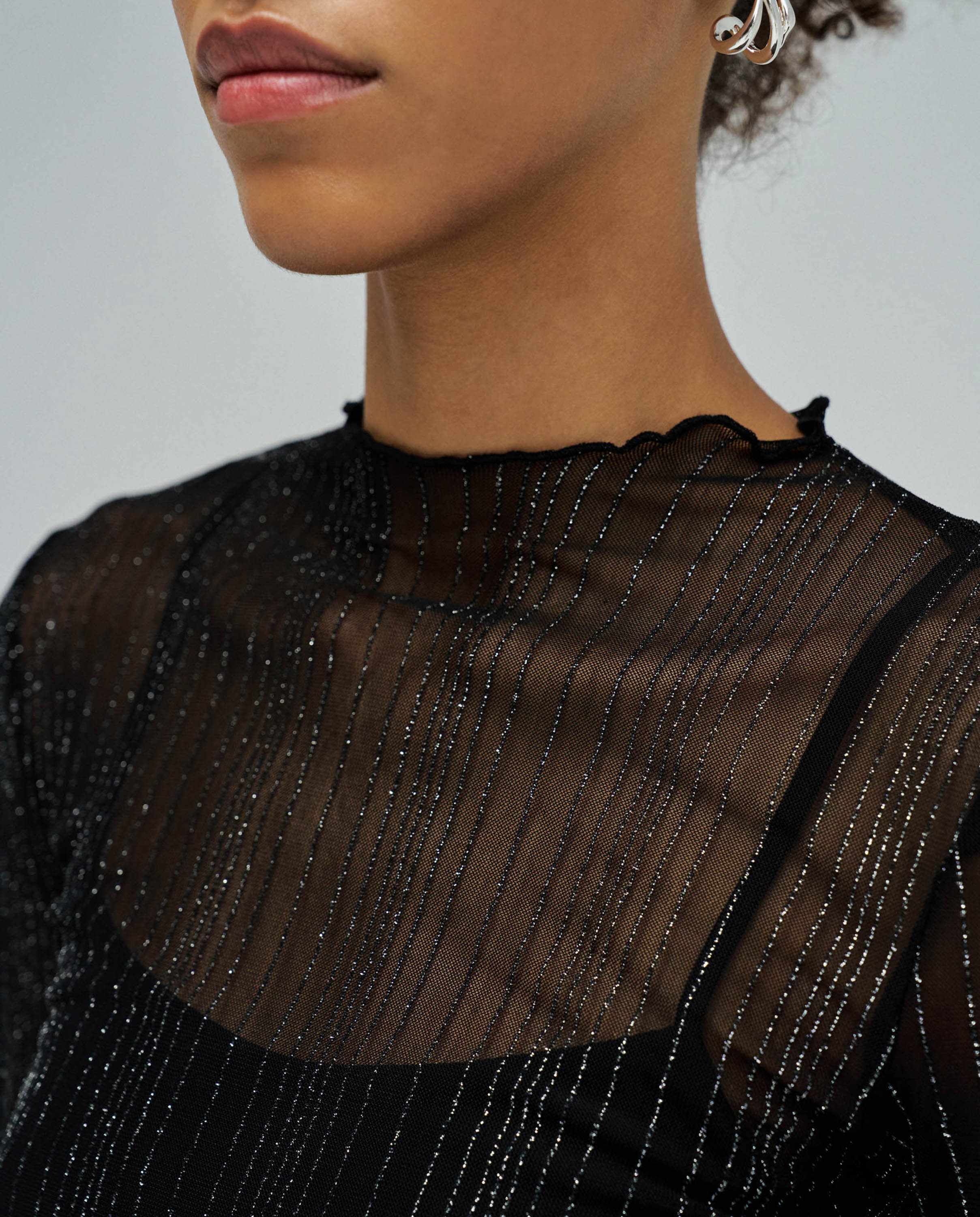 T-shirt em Tule com Brilho Preto-4
