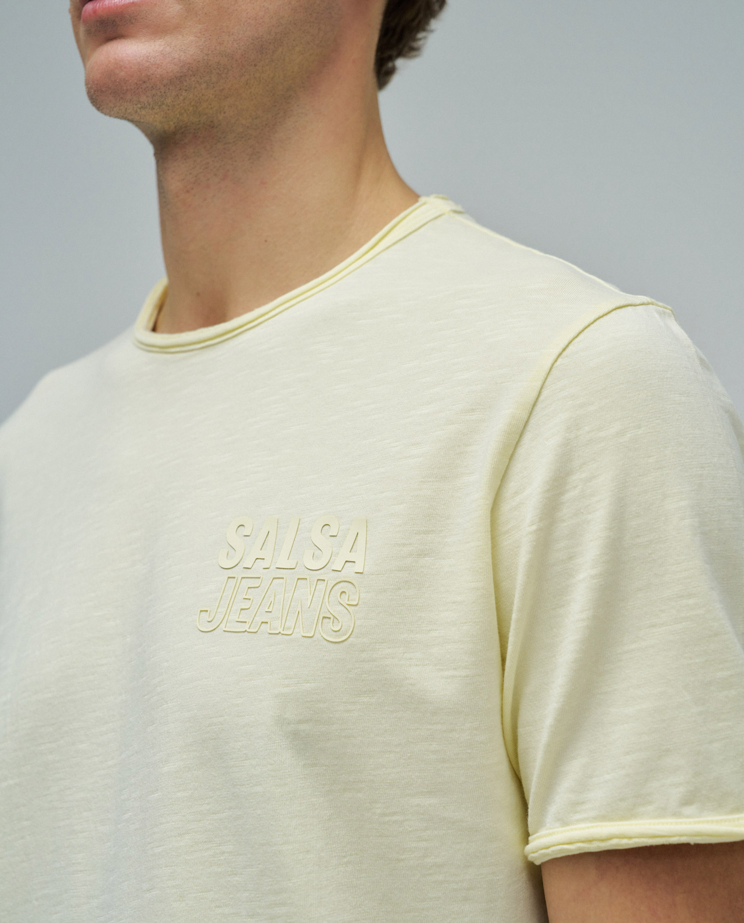 T-shirt com Branding Estilo Relaxado Amarelo-4