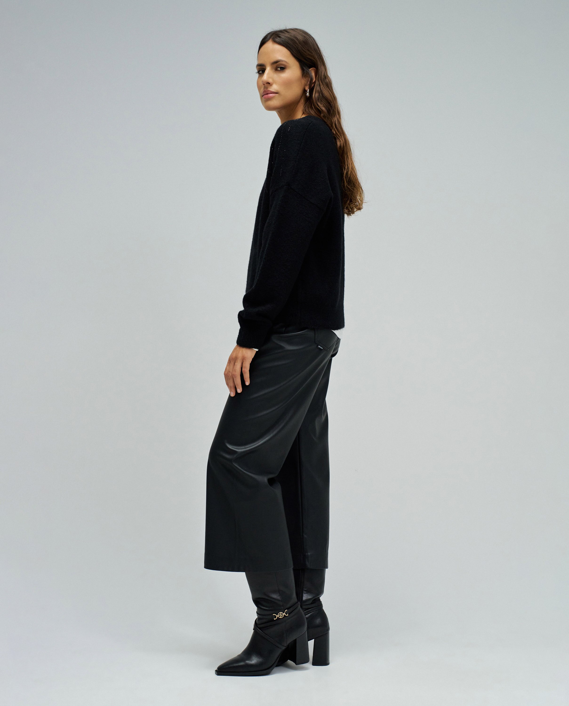 Camisola em Malha com Brilhos Preto-2