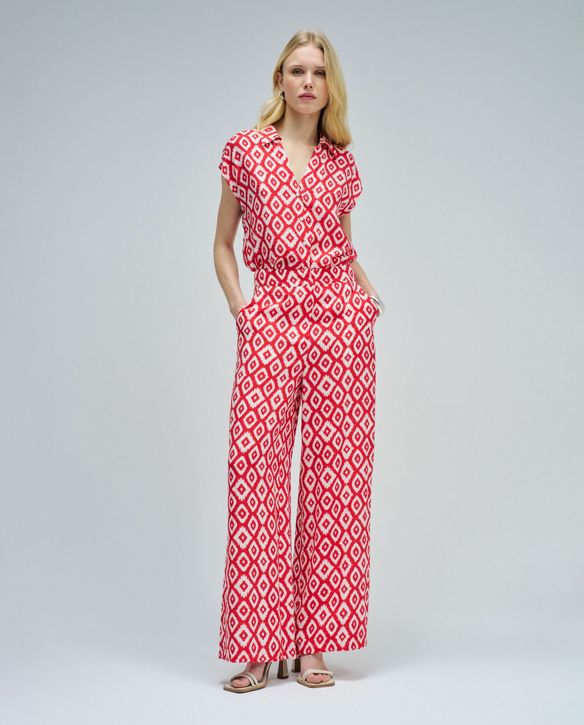 Calças Regular Fit com Estampado Branco-5