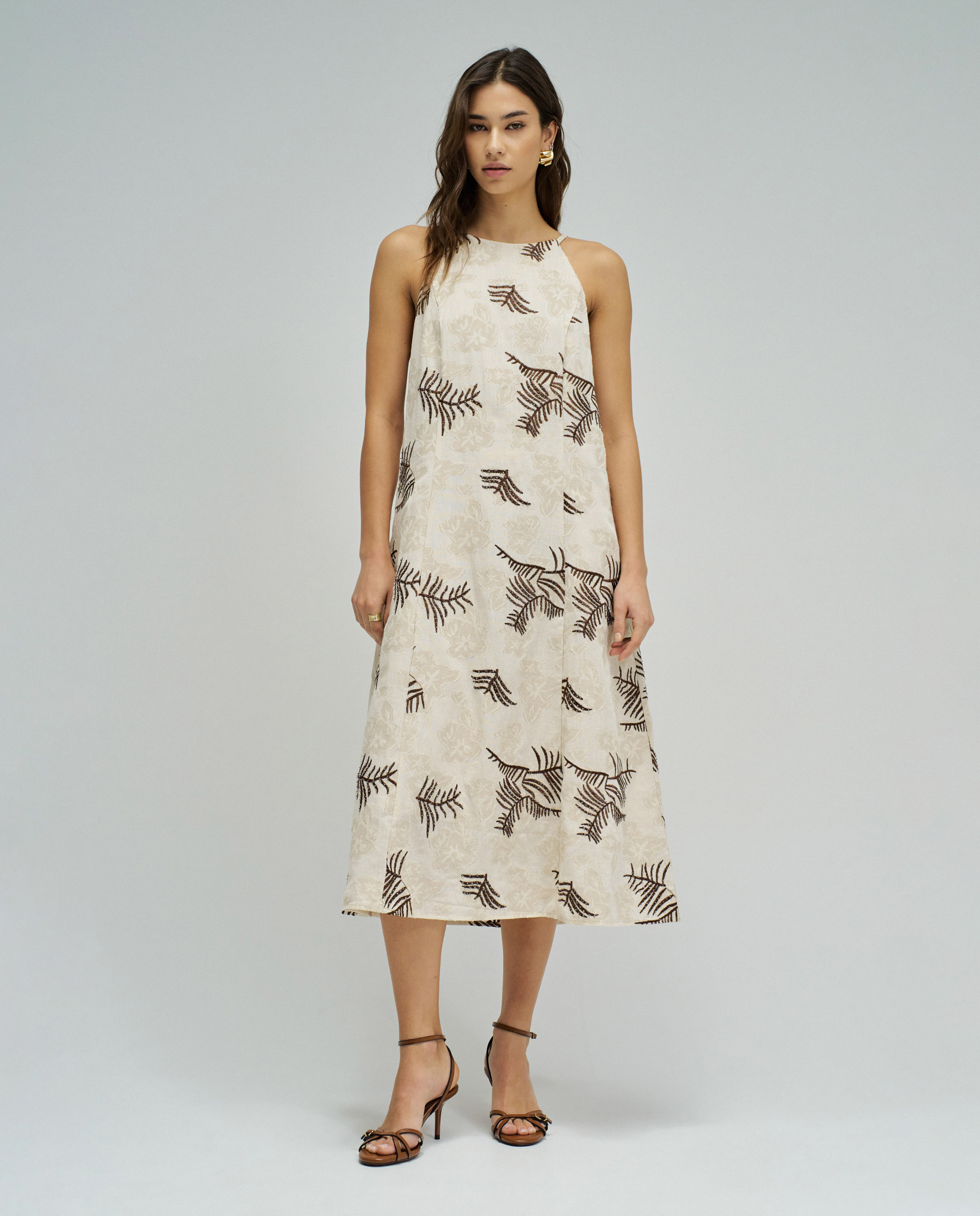 Imagem 0 de Vestido Midi Texturizado com Bordados