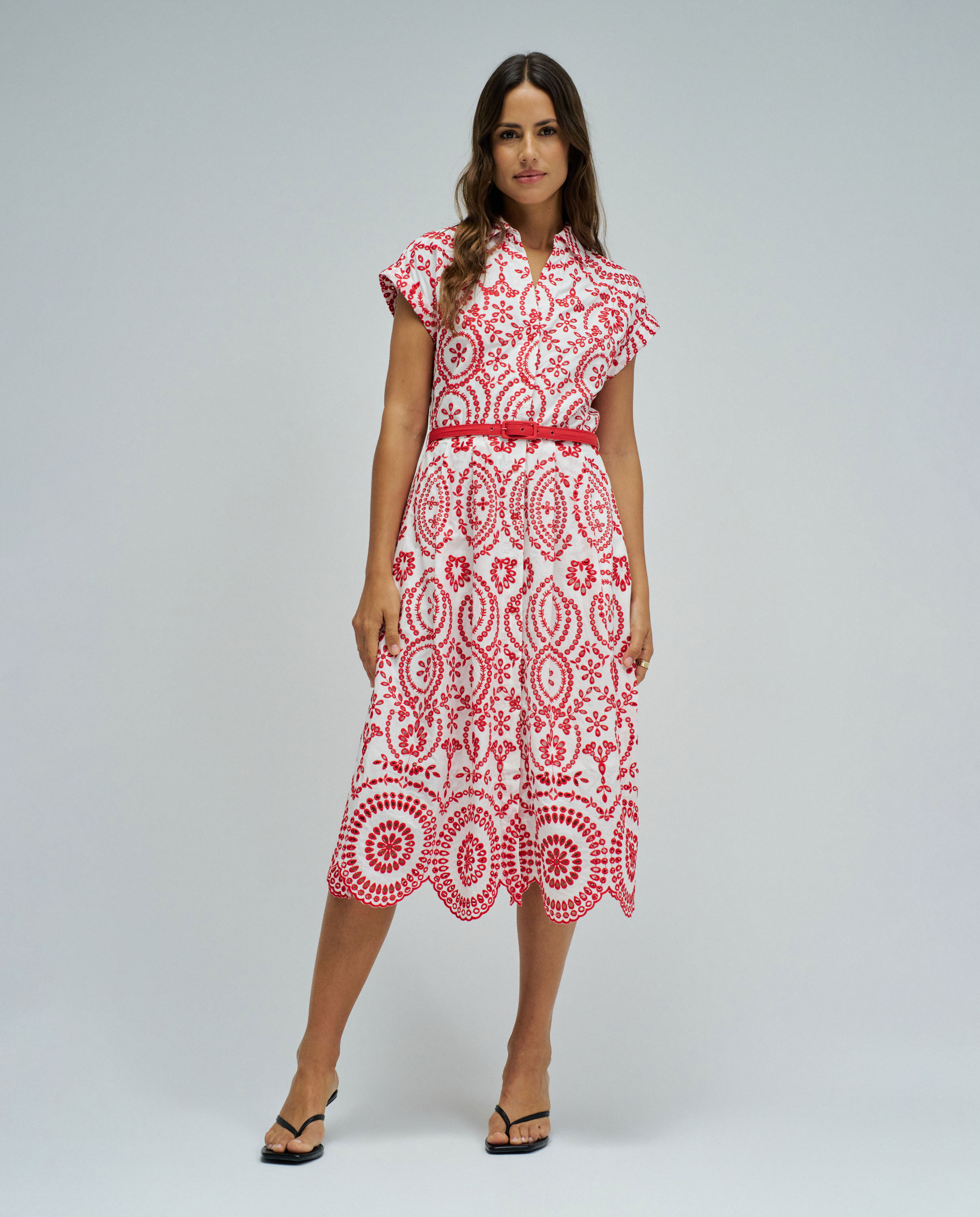 Imagem 0 de Vestido Tipo Camisa em Bordado Inglês