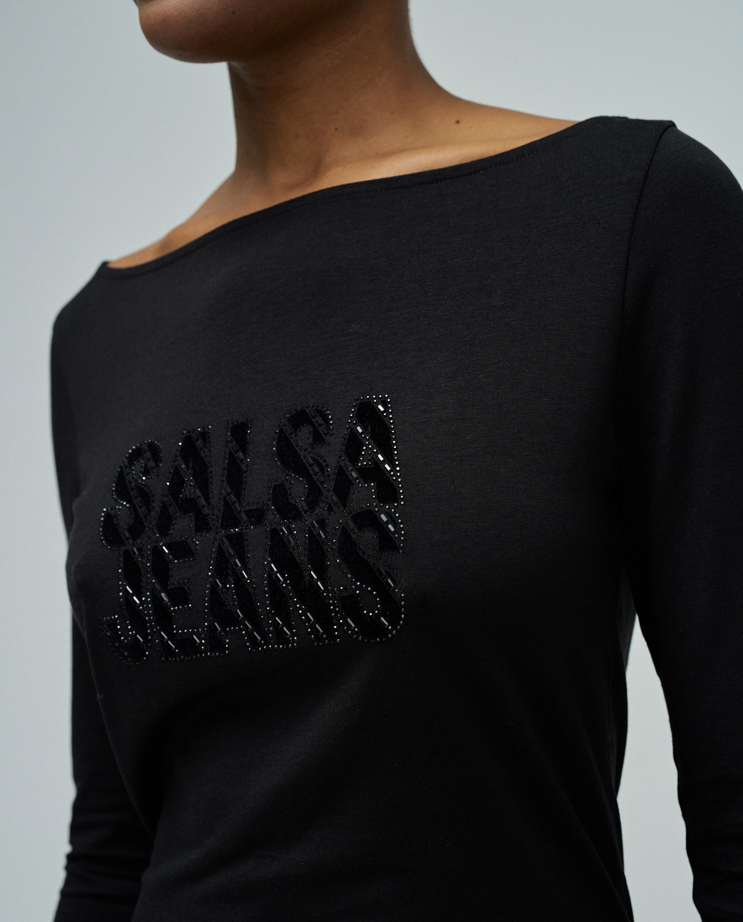Blusa com Branding Preto-4