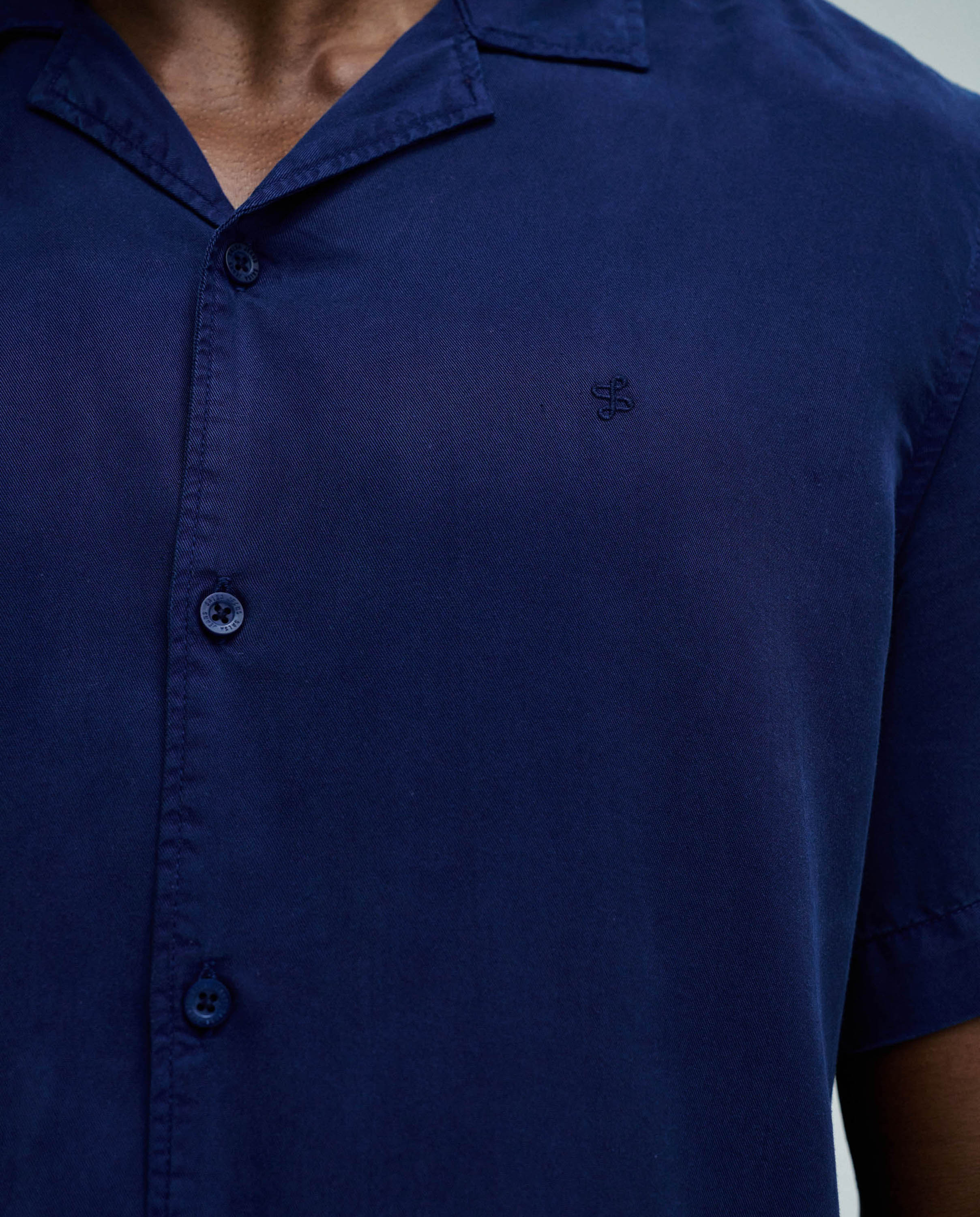 Camisa em Denim Leve Azul-4