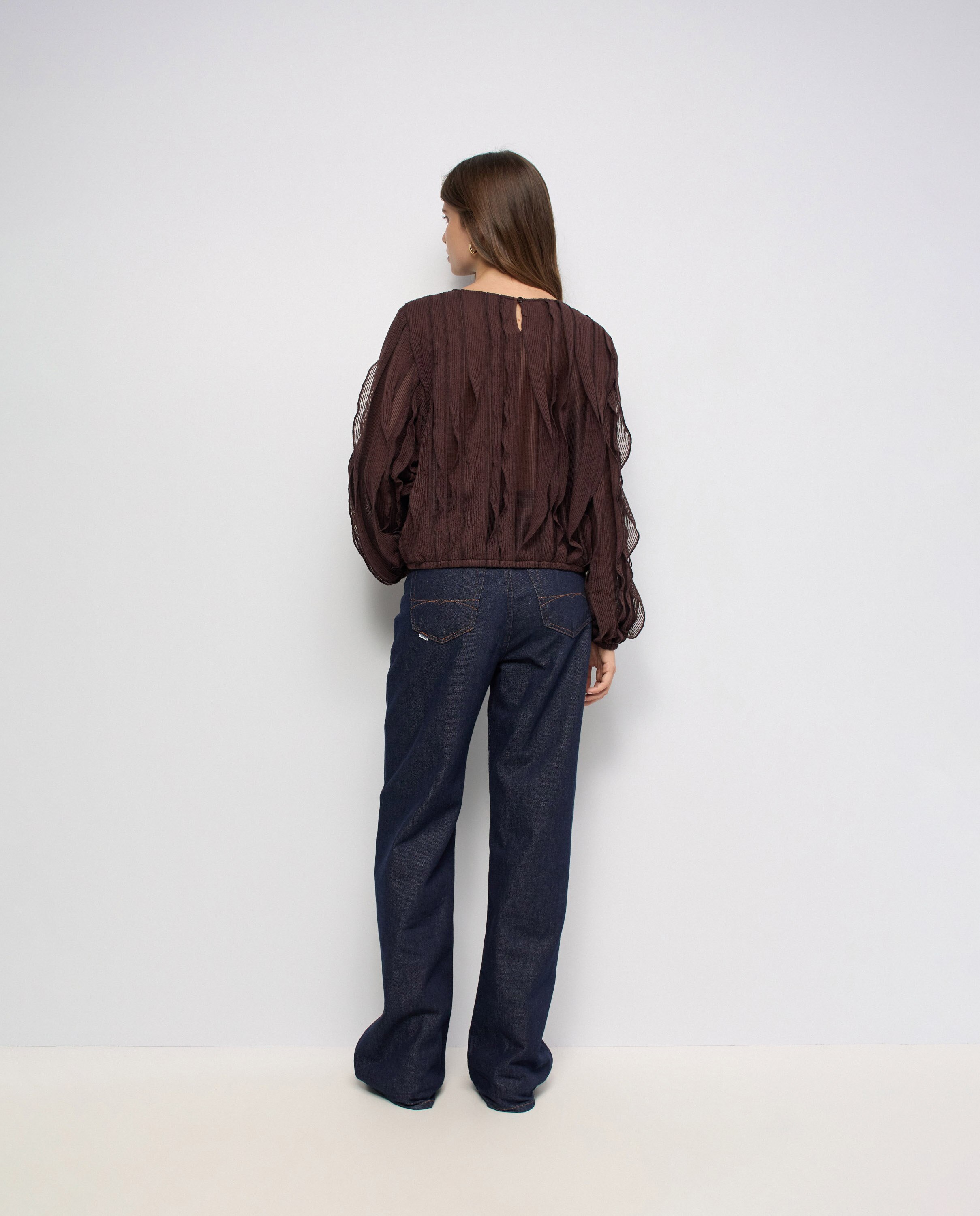 Blusa com Folhos Castanho-3