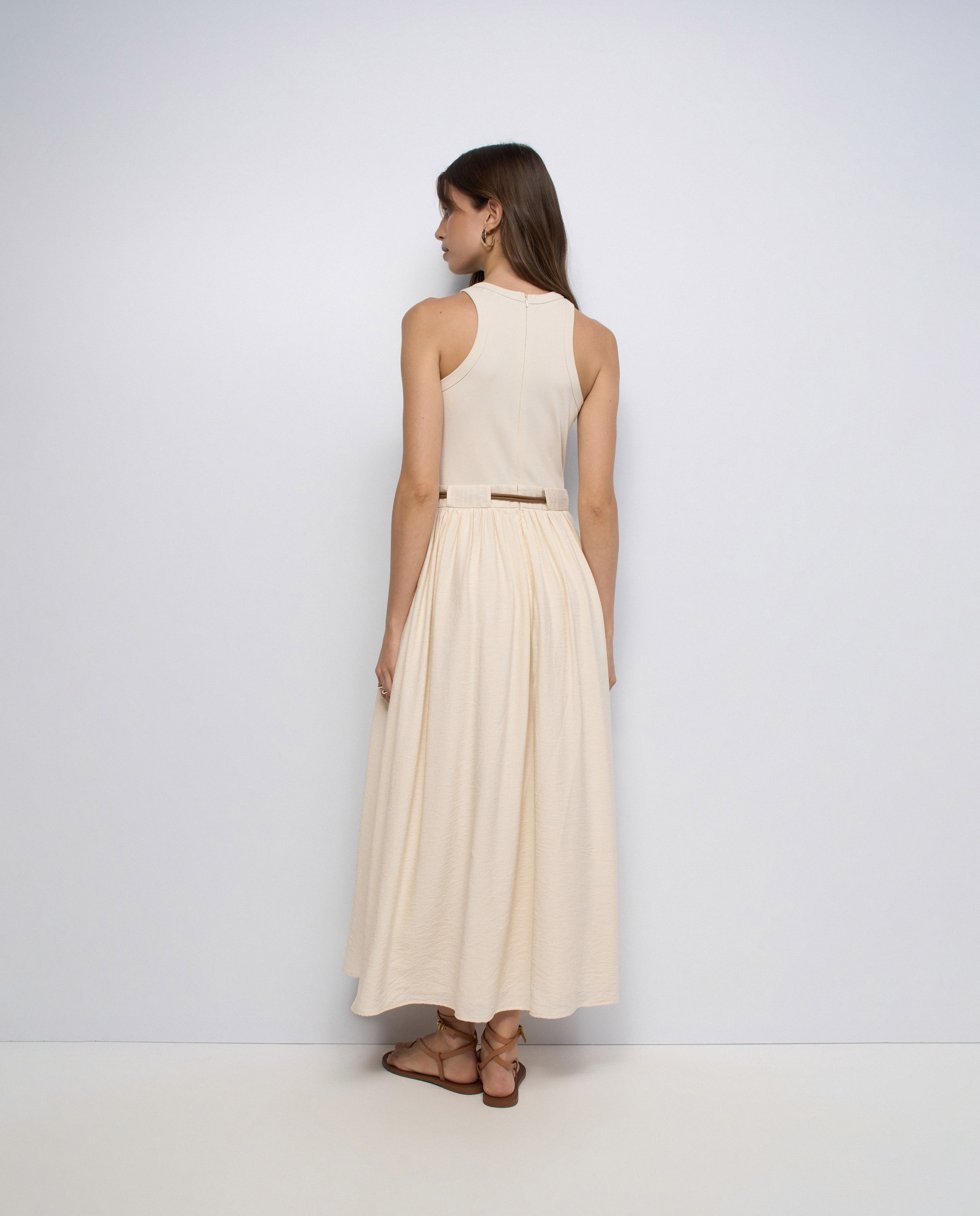 Vestido com Mistura de Materiais Natural-3