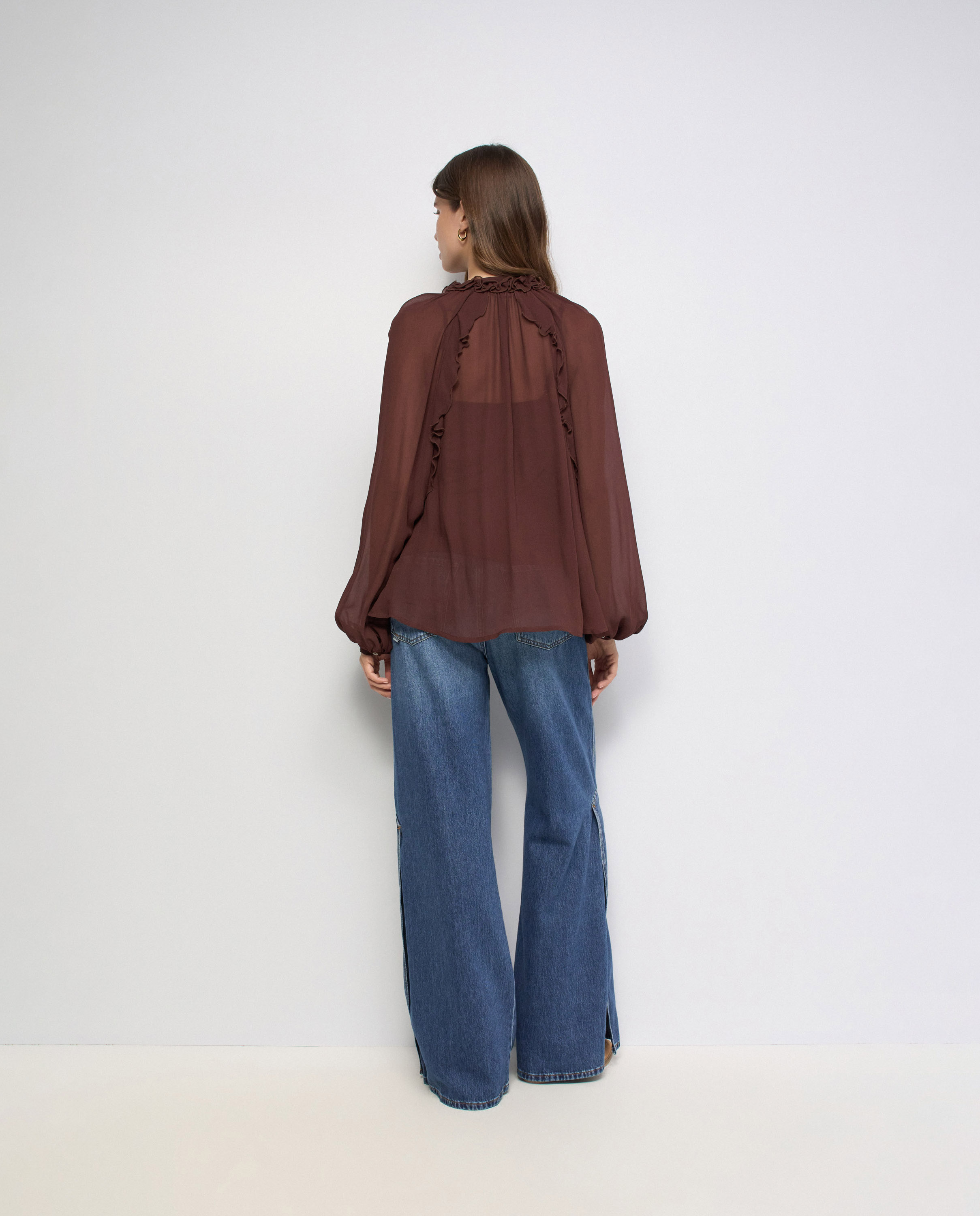 Blusa com Folhos Castanho-3