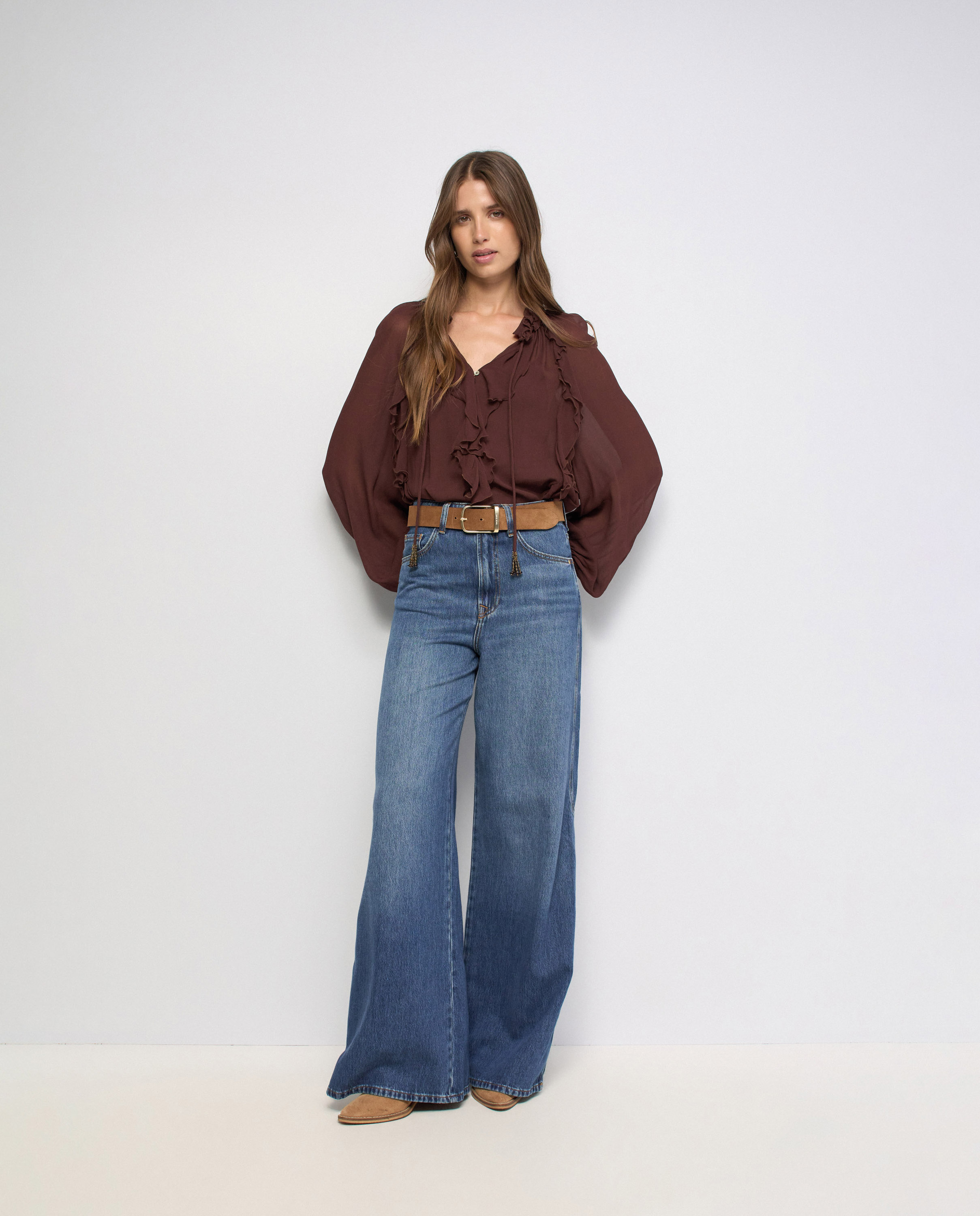 Blusa com Folhos Castanho-5