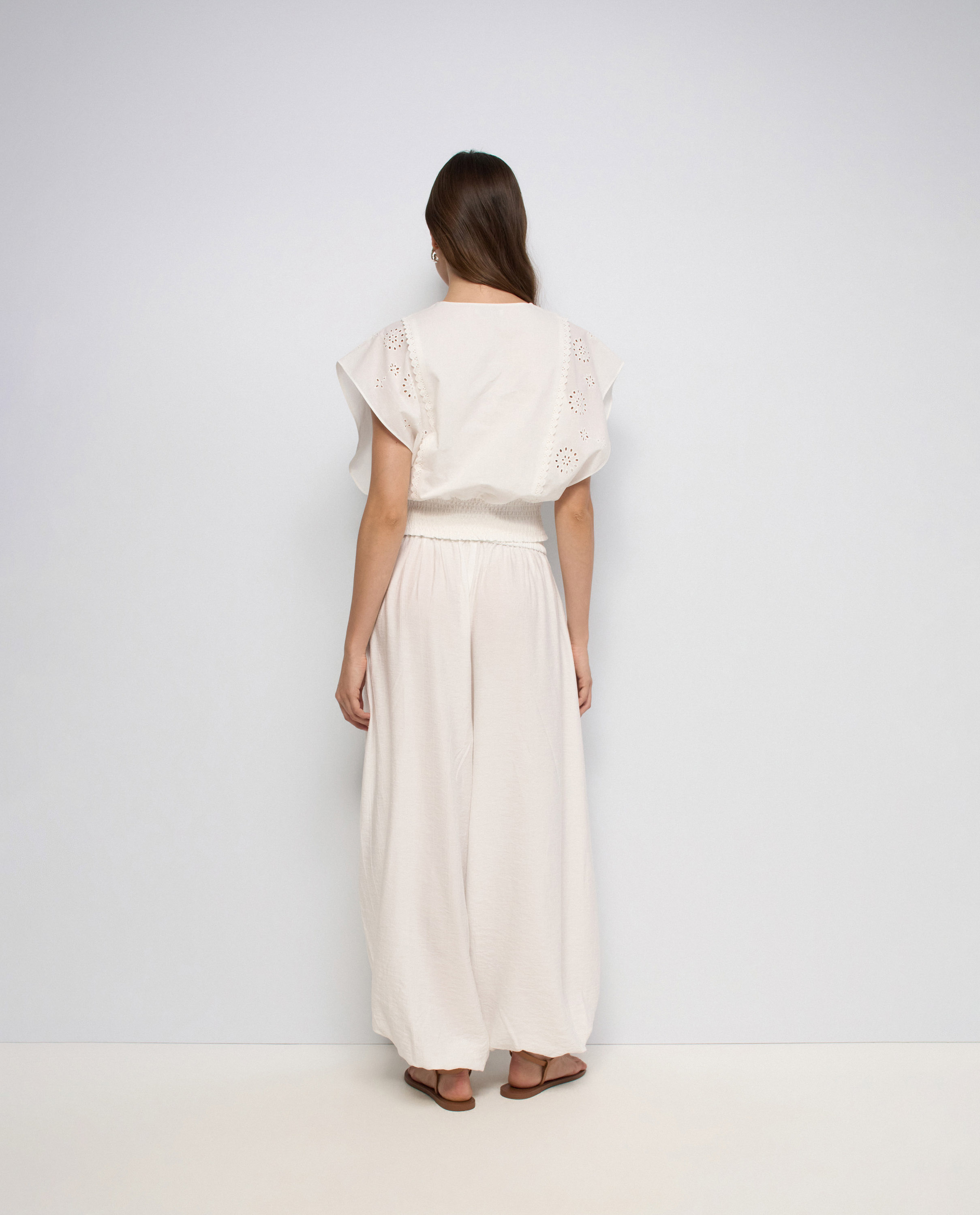 Blusa com Bordado Inglês Branco-3