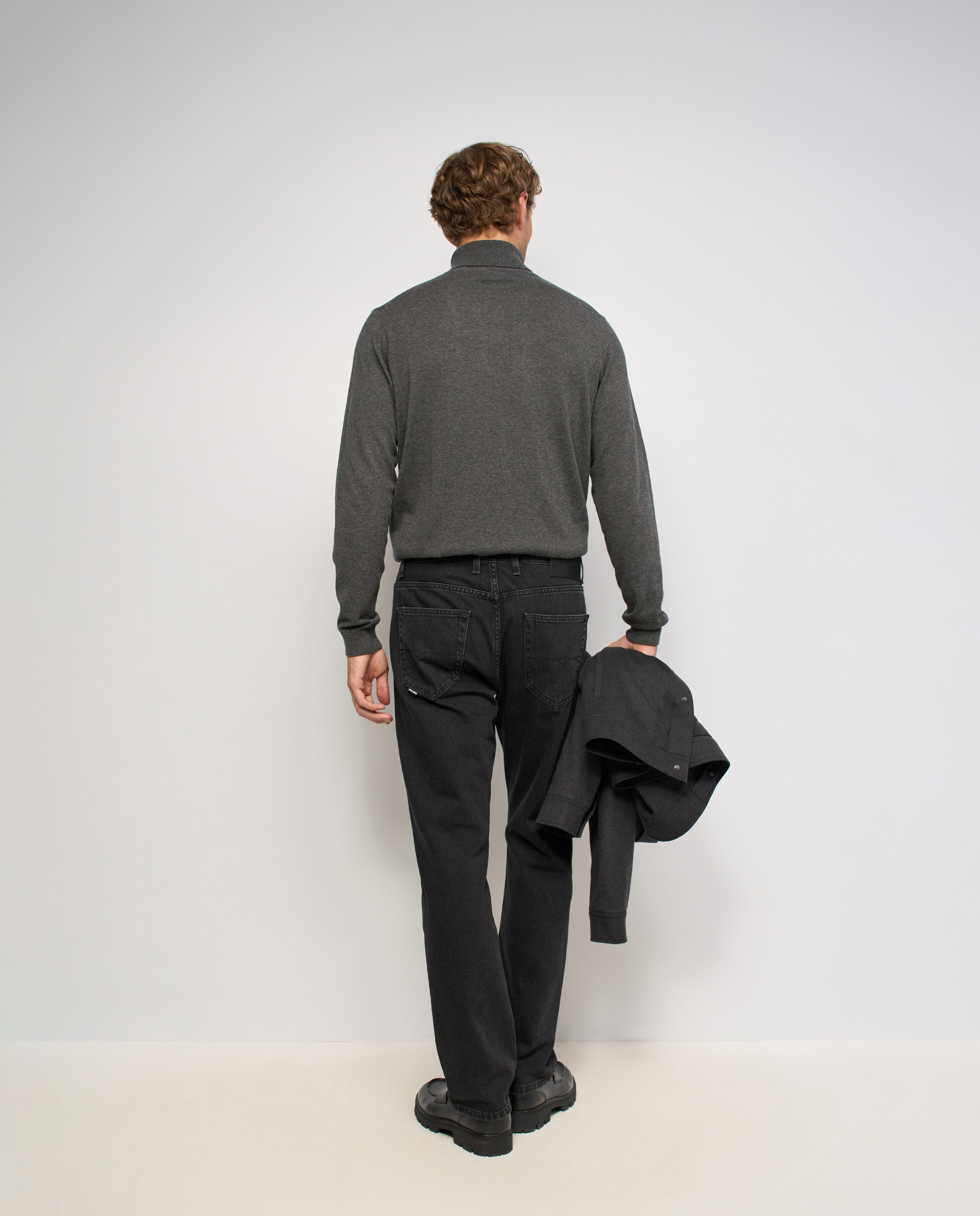 Jeans Straight Fit Preto-3