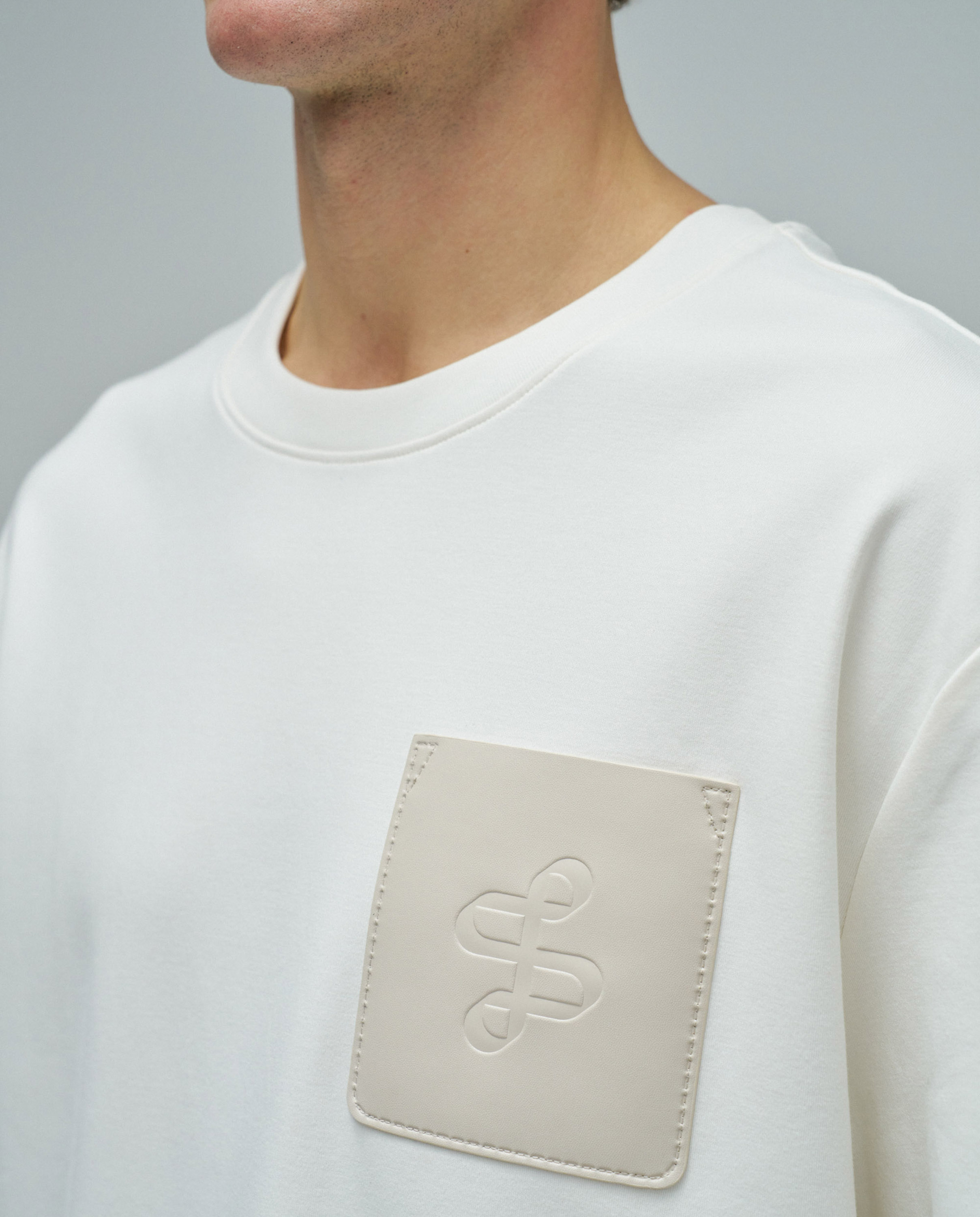 T-shirt com Branding em Algodão Natural-4