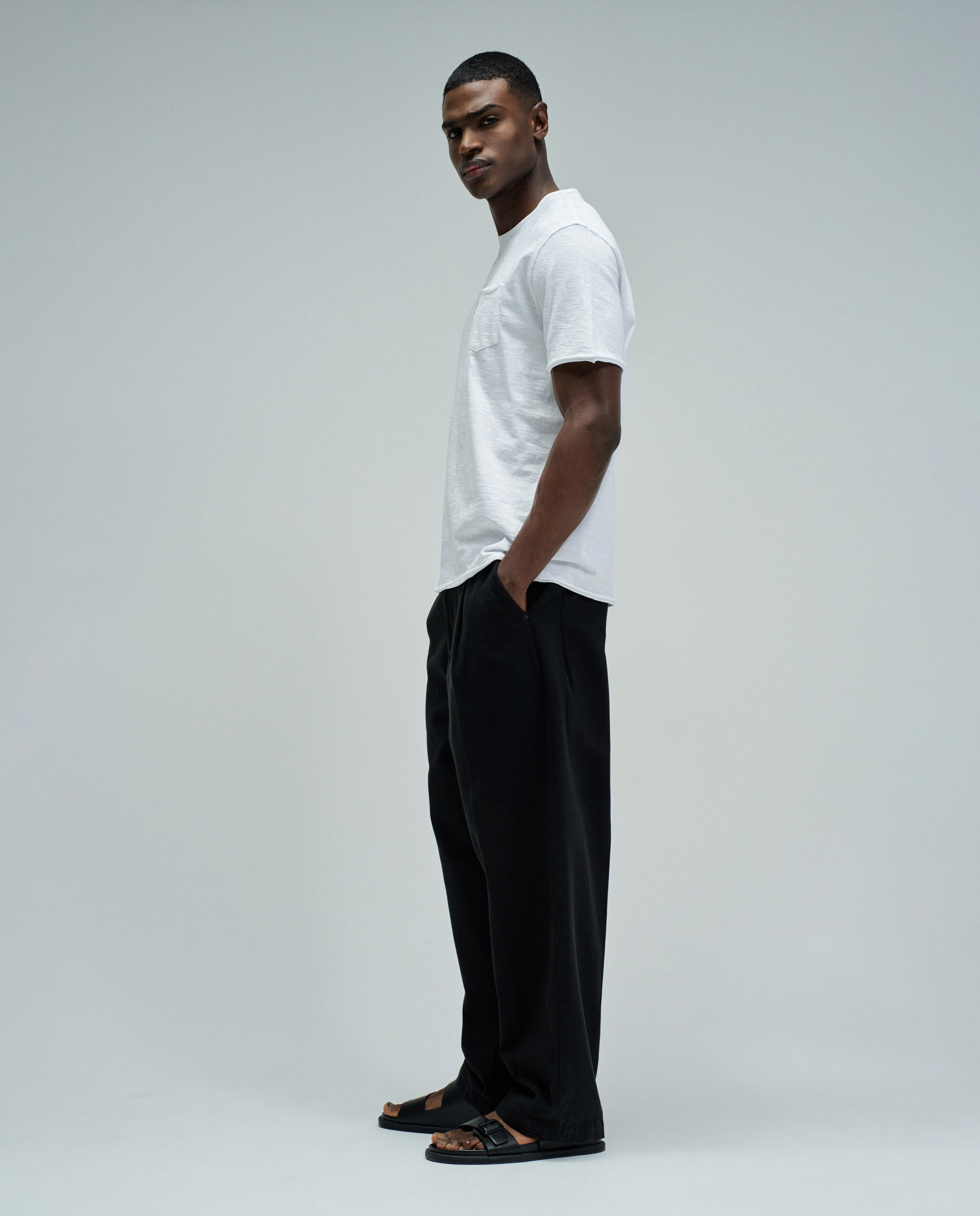 T-shirt com Bolso Branco-2