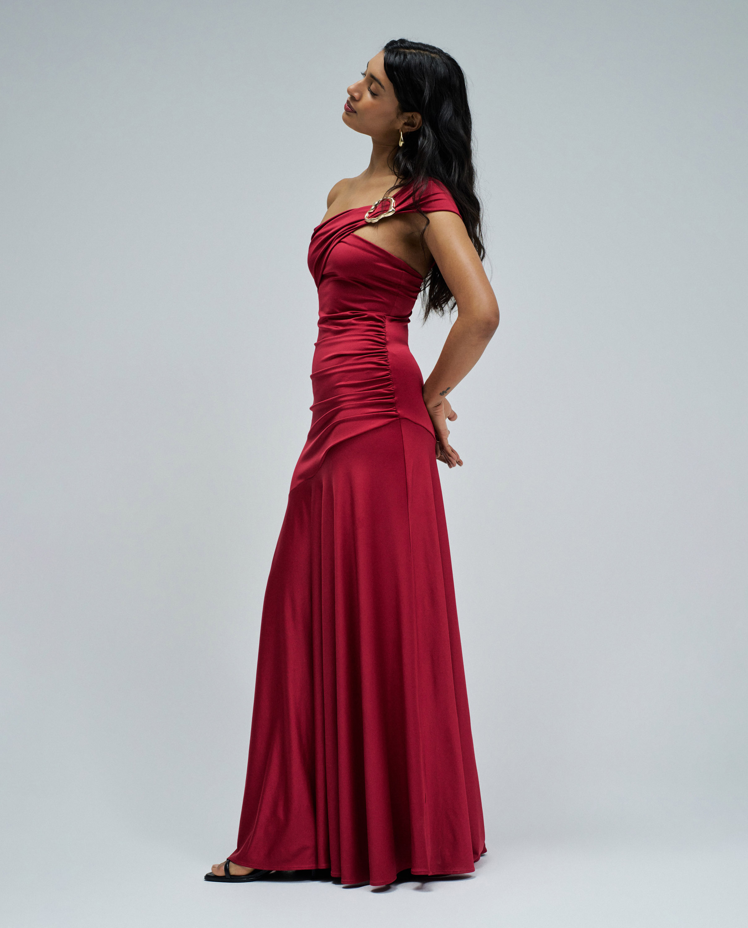 Vestido Comprido com Detalhe Dourado Vermelho-2