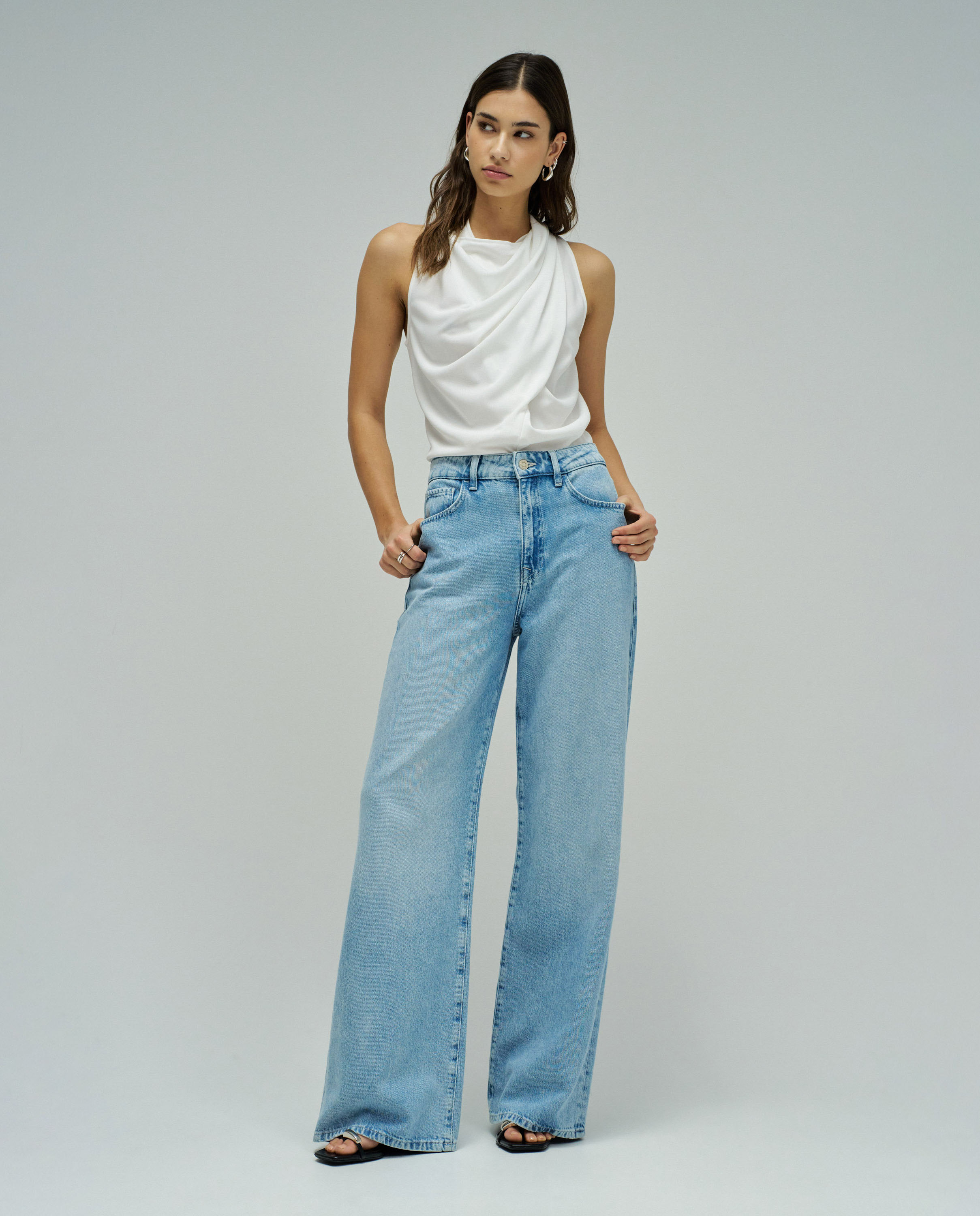 Top Drapeado sem Mangas com Ajuste Regular Branco-5