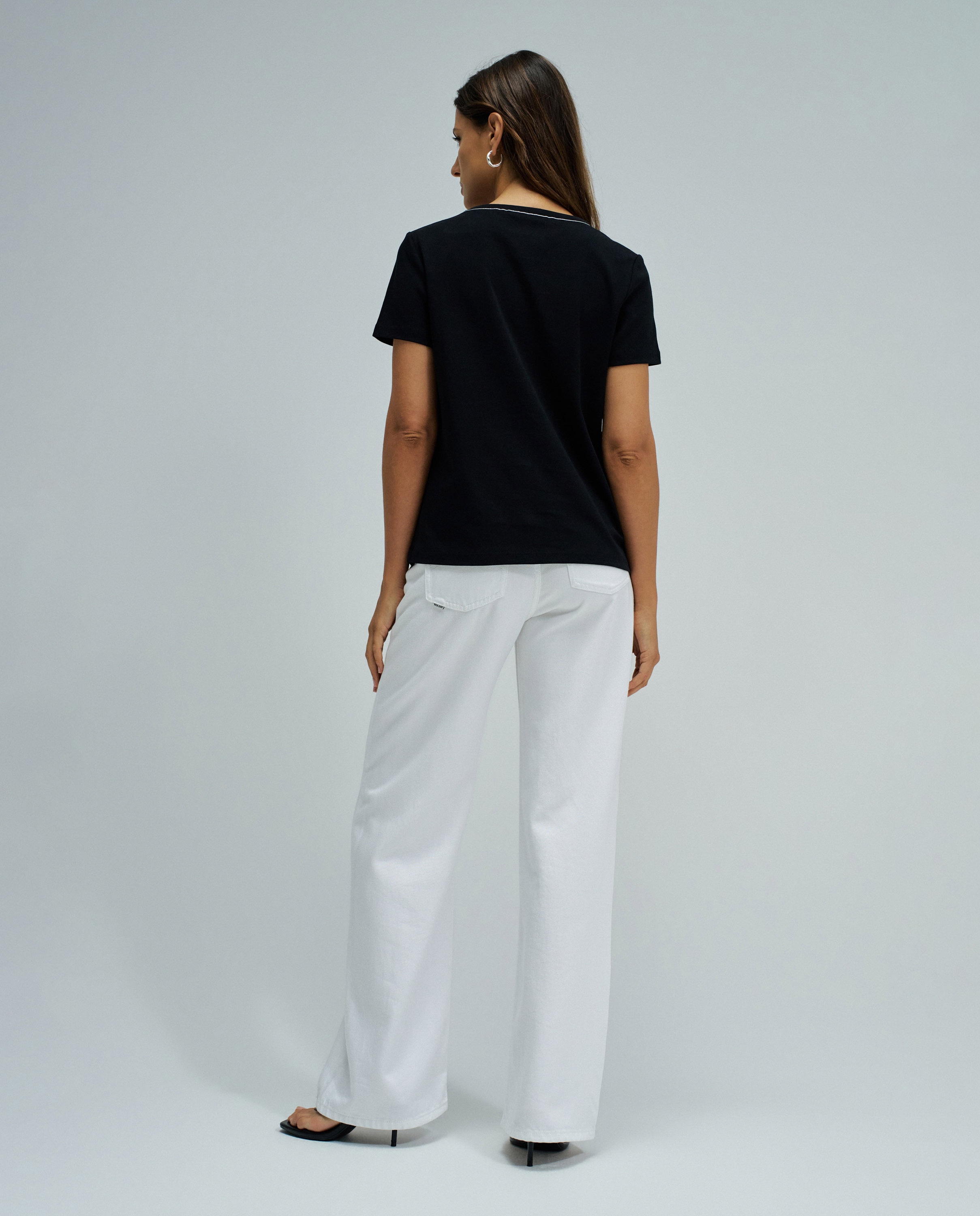 T-shirt Básica com Lurex Preto-3