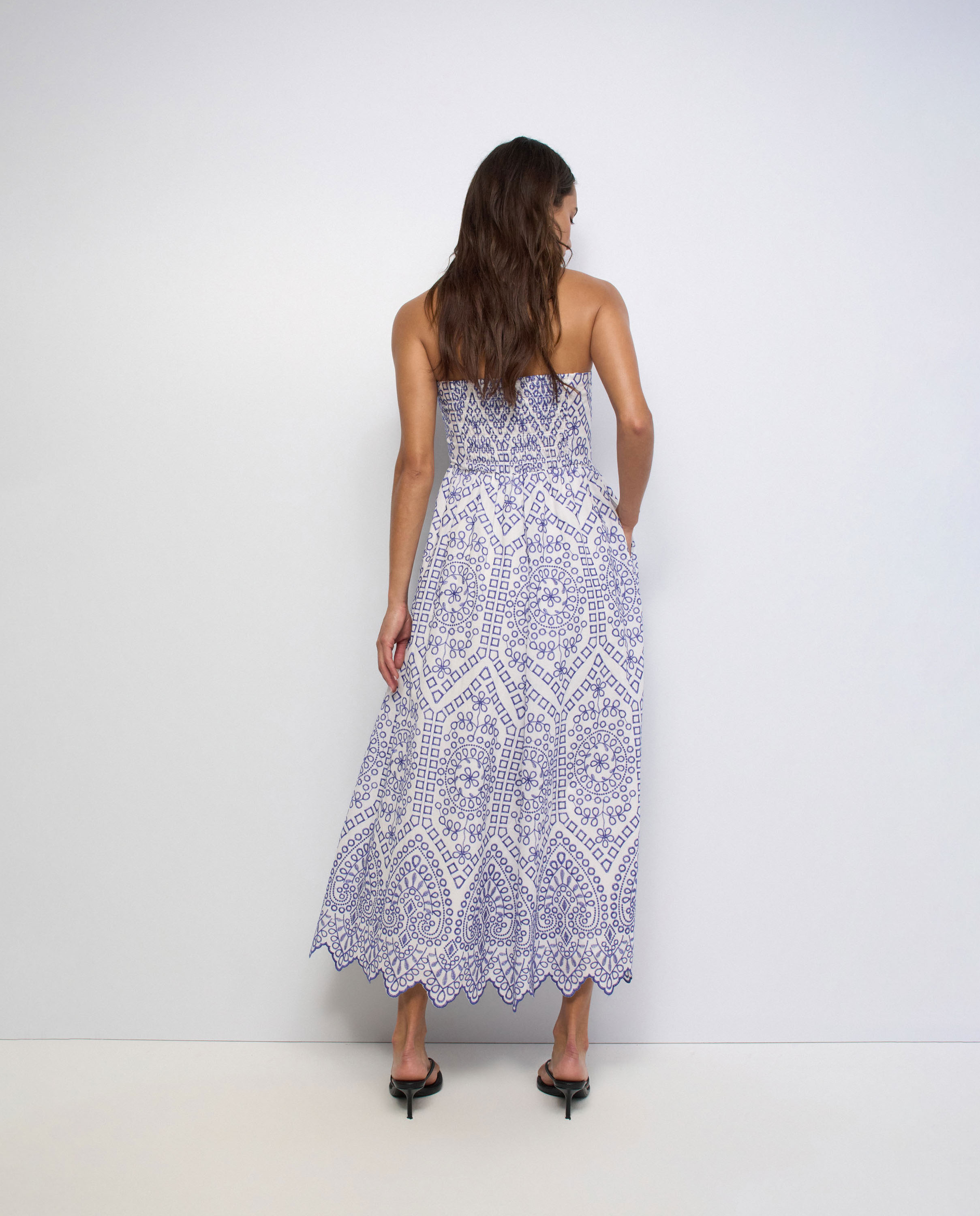Vestido com Bordados Azul-3