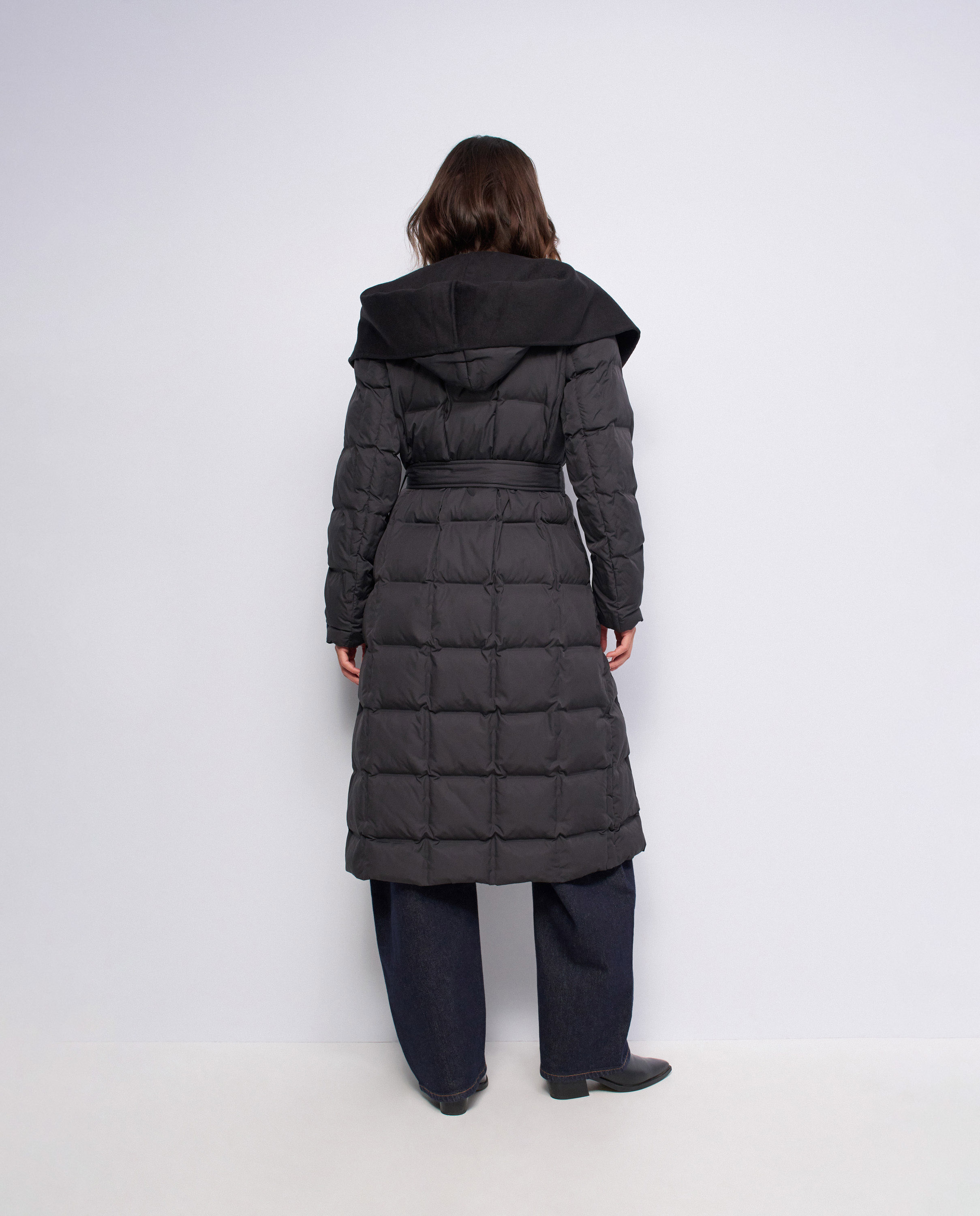 product.carousel.image.label