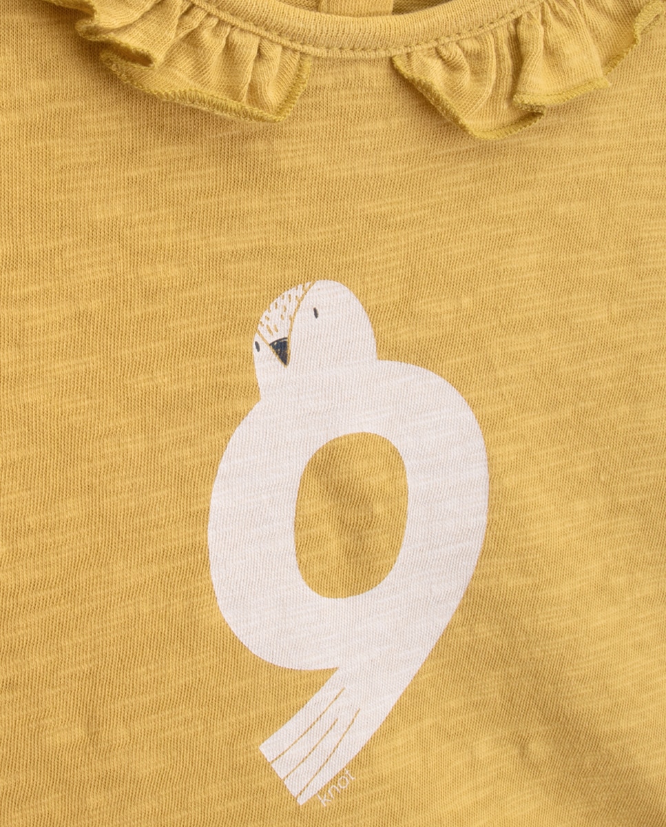 T-shirt de Bebé com Desenho Frontal e Folho na Gola KNOT Mostarda-4