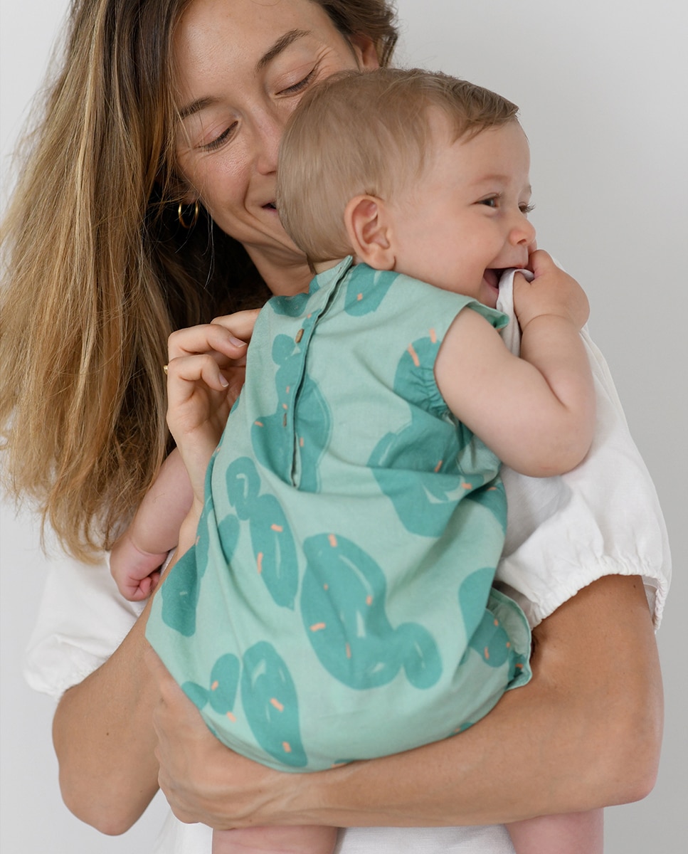 Fofo de Bebé Menina em Algodão com Estampado de Catos Verde-4