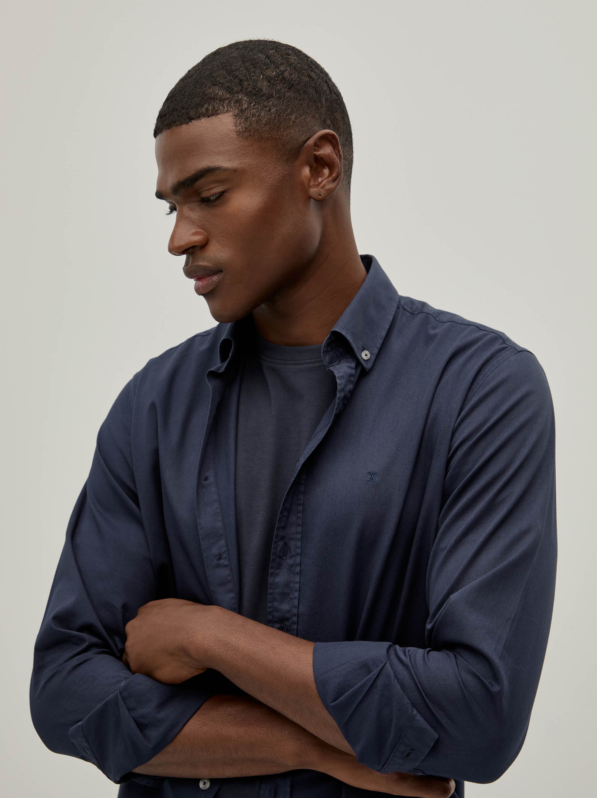 Camisa Lisa Regular Fit de Algodão Azul-marinho-3