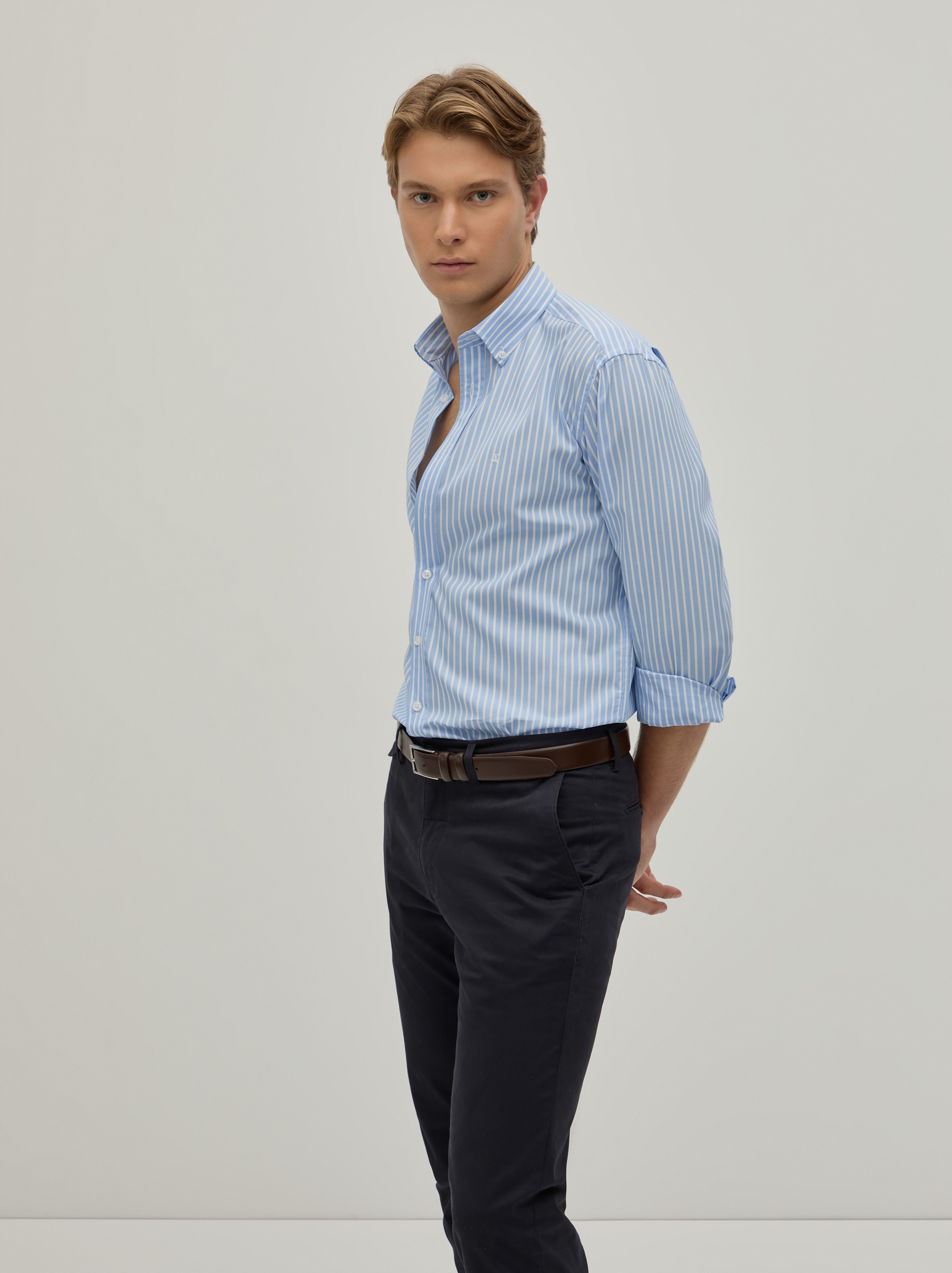 Camisa Regular Fit em Popelina Azul-3