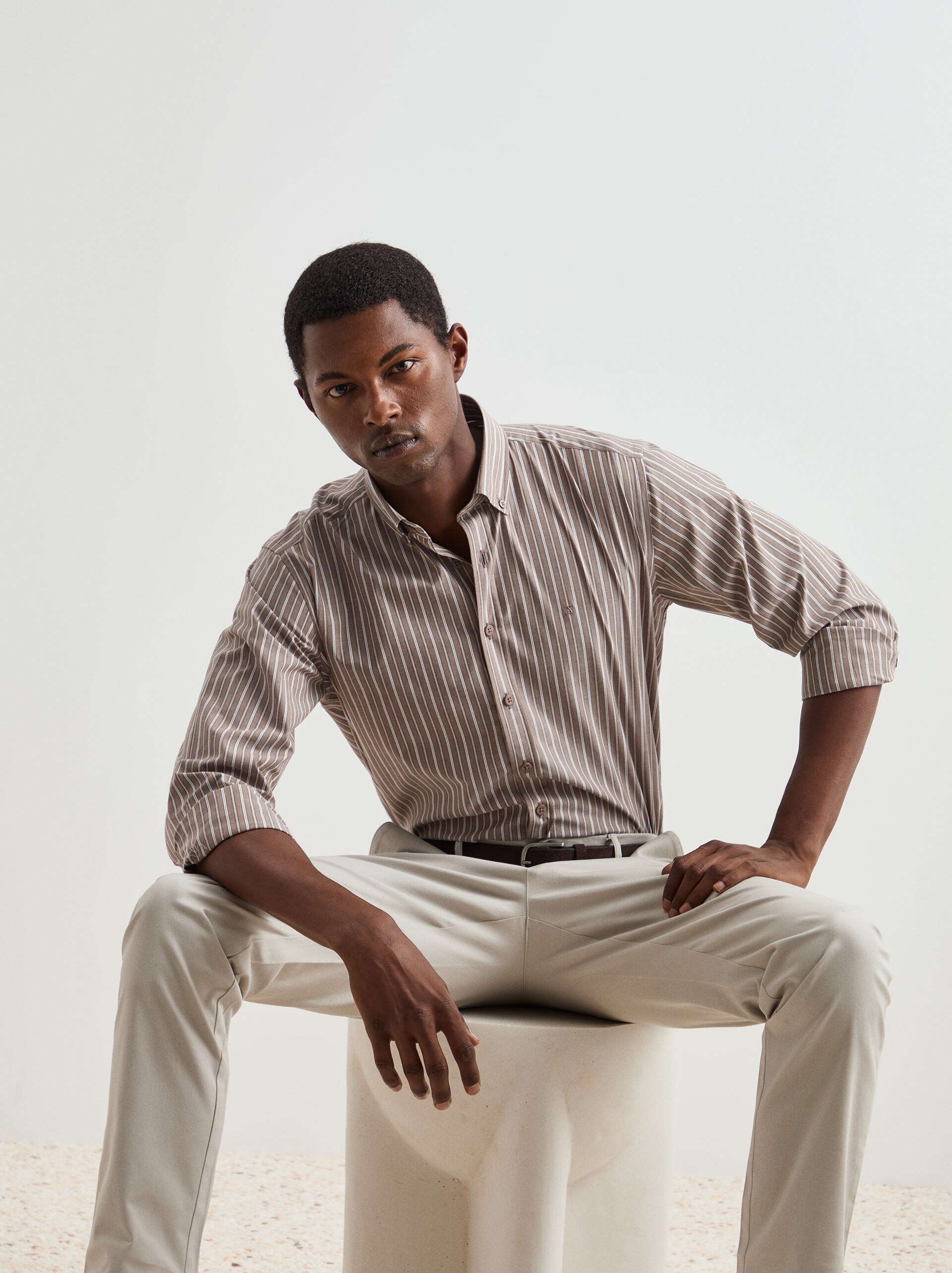 Imagem 0 de Camisa Regular Fit às Riscas