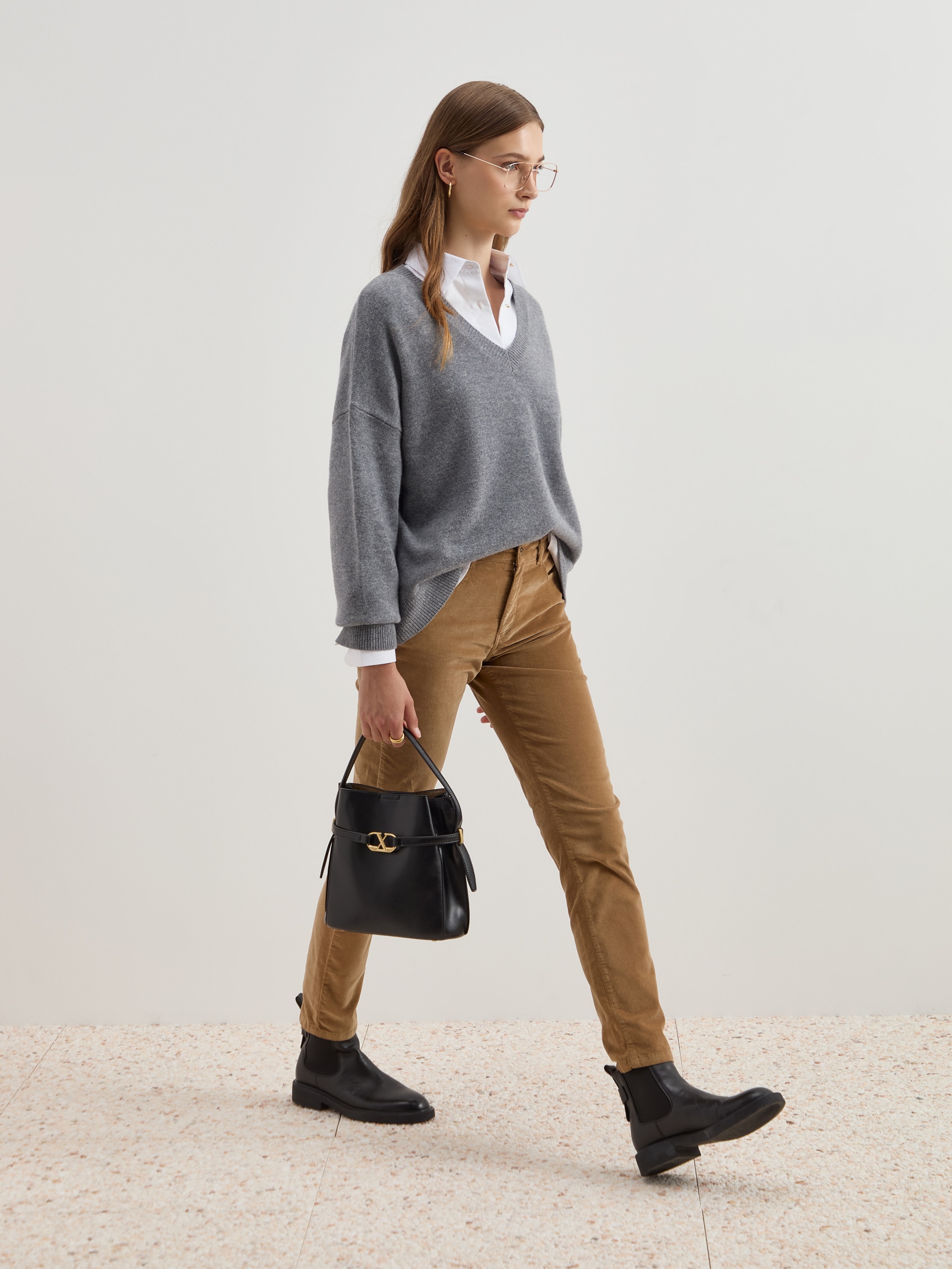 Calças de Veludo Regular Fit Bege-2