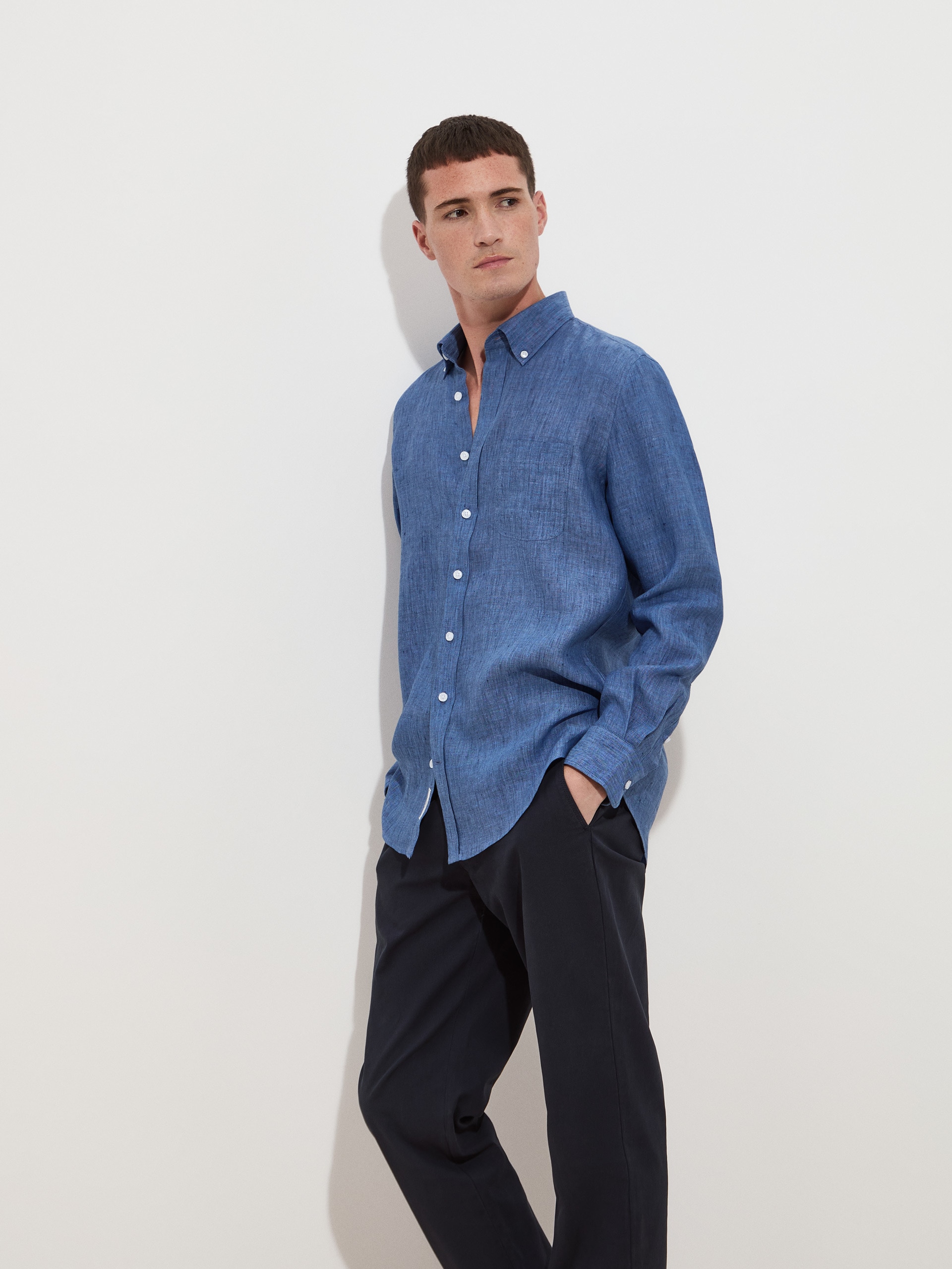Camisa Regular Fit de Linho Azul Royal-3