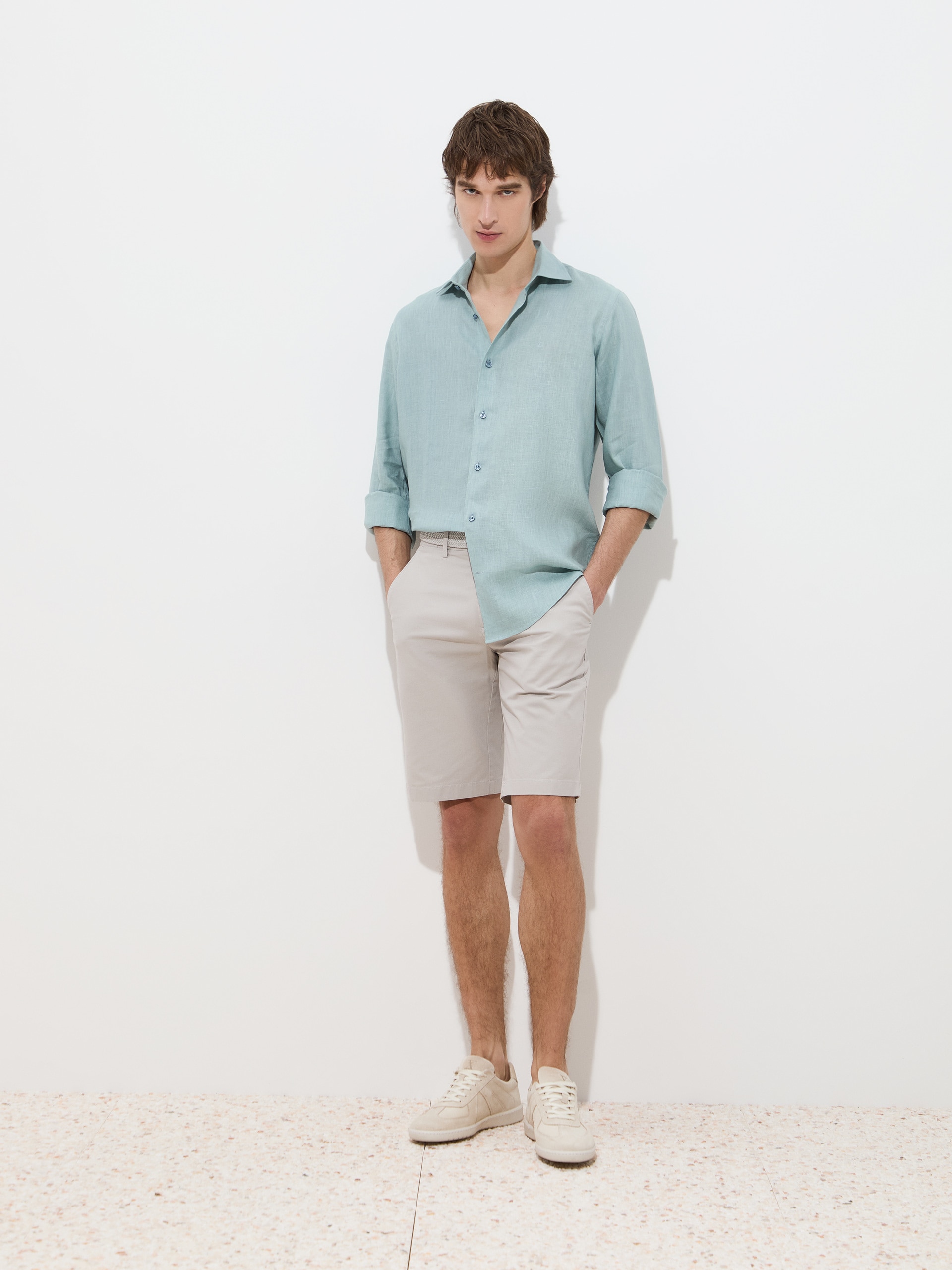 Camisa Regular Fit em Linho Azul-claro-2
