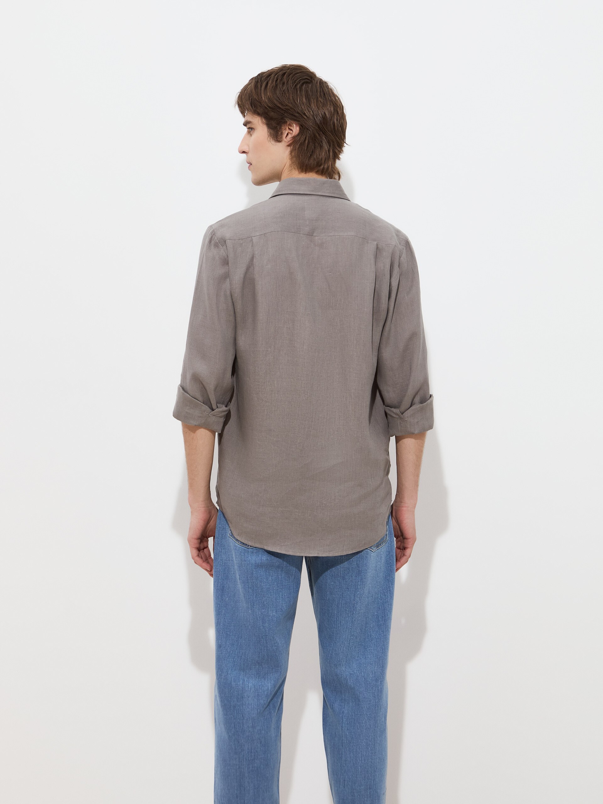 Camisa Regular Fit em Linho Caqui-4