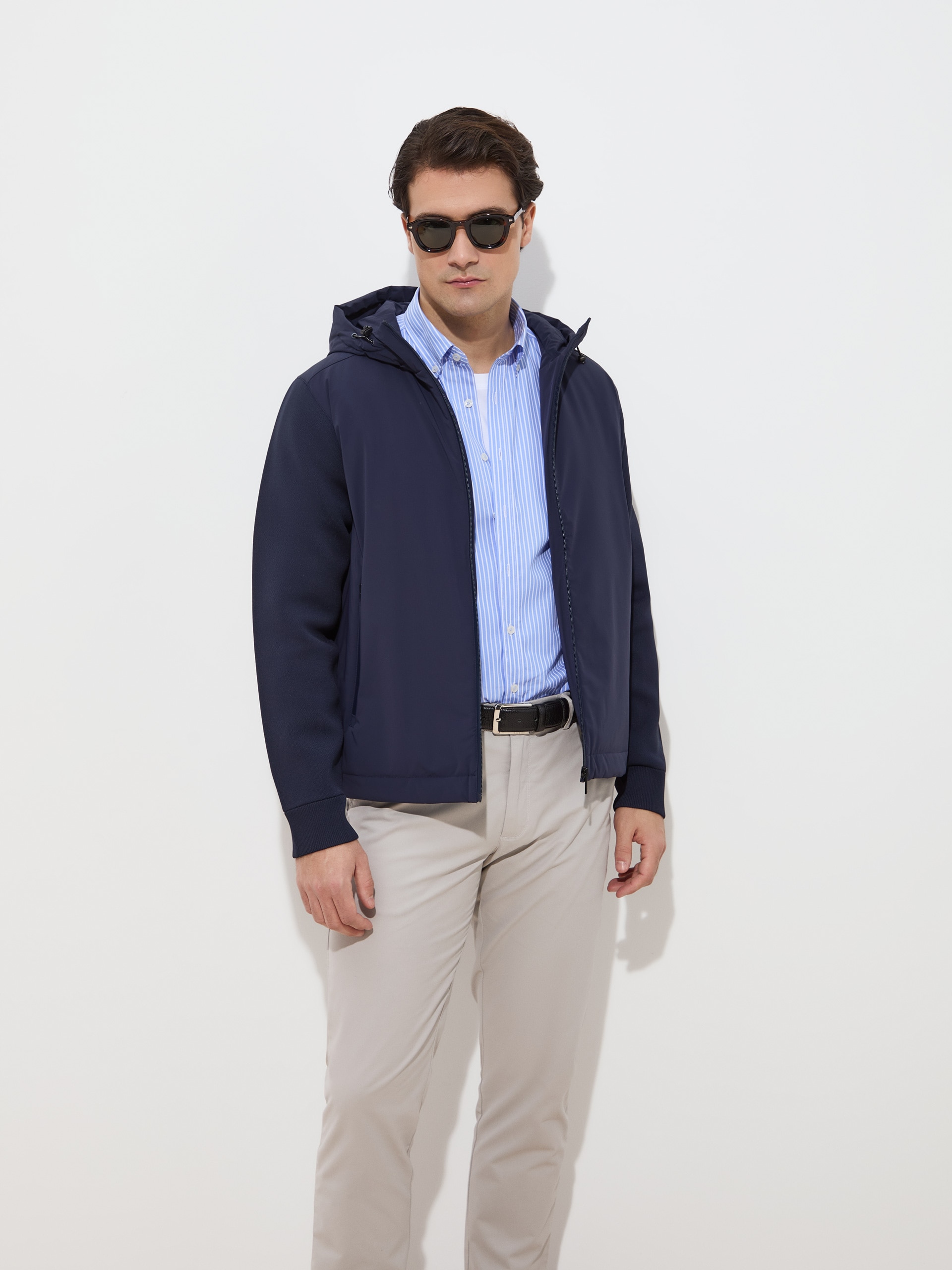 Imagem 0 de Blusão com Mangas de Malha e Capuz Tech Fit