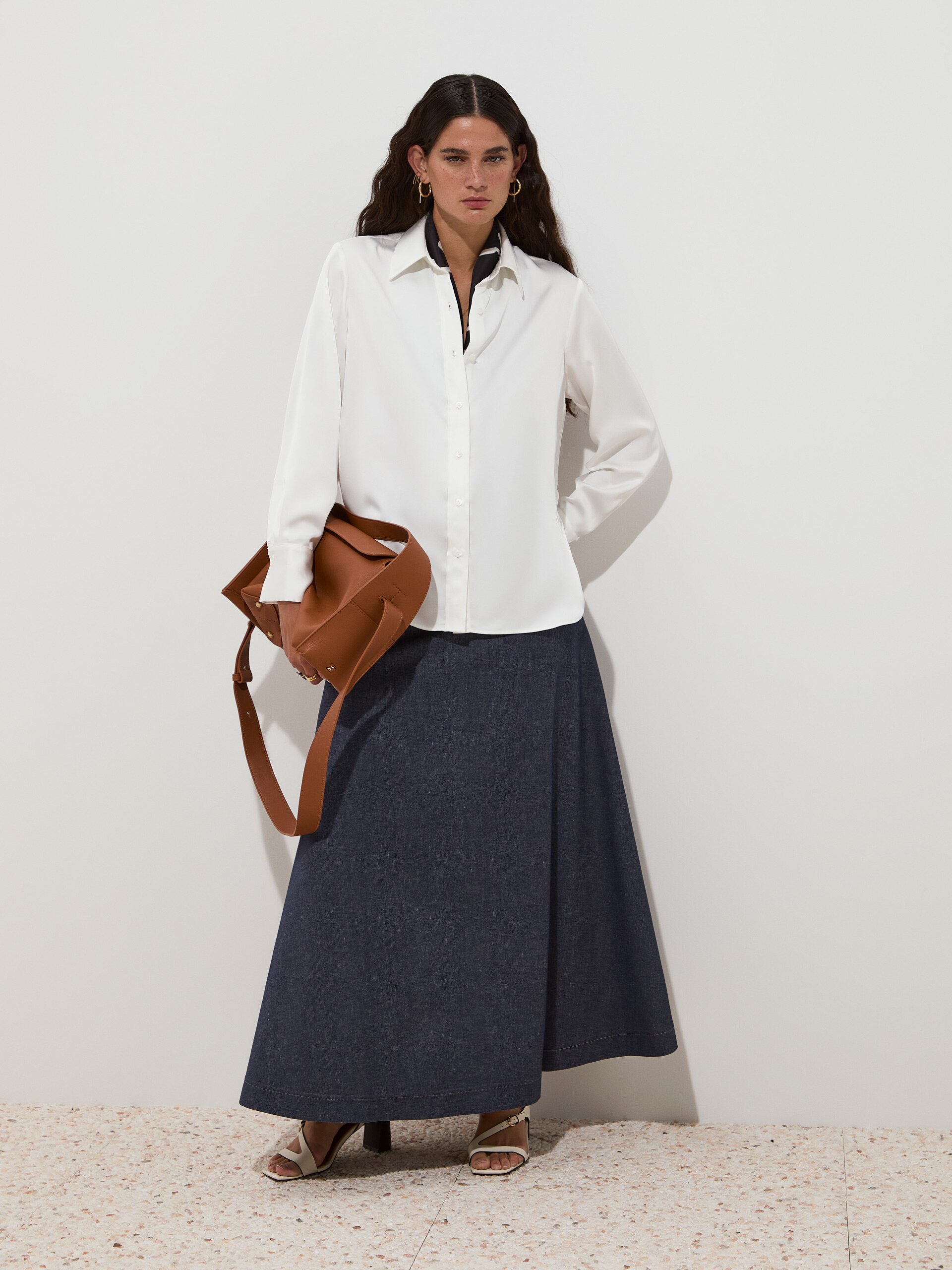 Camisa Fluída Acetinada Cru-2