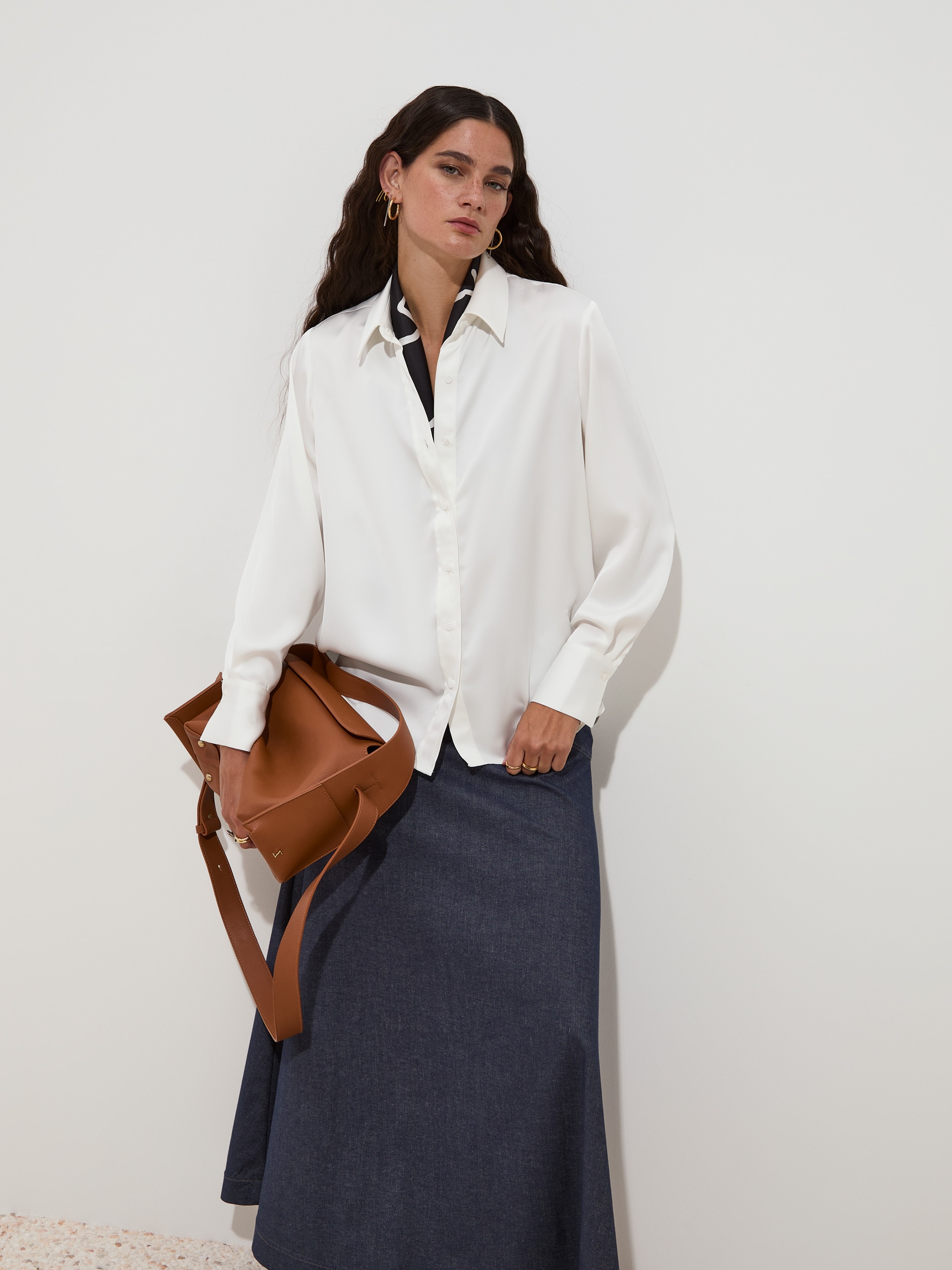 Camisa Fluída Acetinada Cru-1