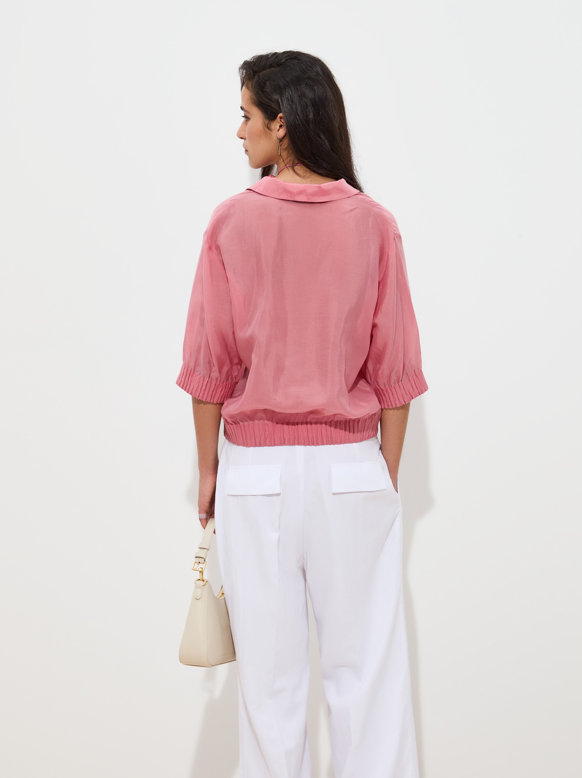 Blusa Fluida em Cupro com Flor Rosa-4